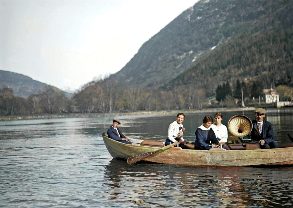 Fragments of History: Interesting and Rare Retro Photos of Europe. 20 Colorized Photos of the 20th Century. Part IX - My, Historical photo, The photo, 20th century, Europe, France, Germany, Italy, Belgium, Netherlands (Holland), England, Norway, Switzerland, Longpost