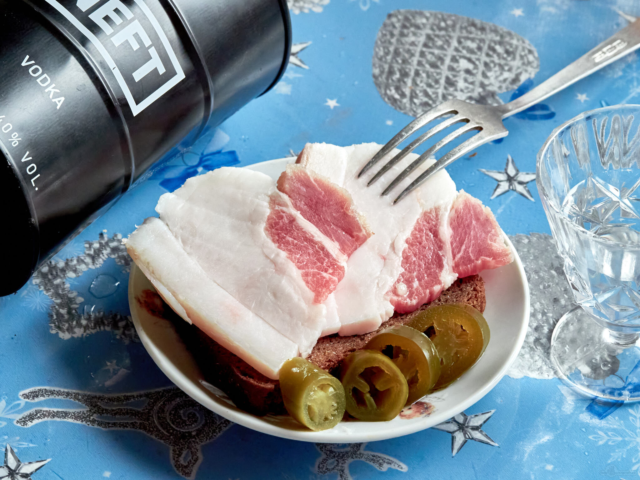 Lard (lard) - My, Food, Salo, Tenderness, National cuisine, The photo, Foodphoto, Hot peppers, Borodino bread, Vodka, Still life, Men's cooking, Serving dishes, Breakfast, Snack