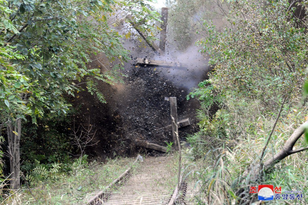 Response to the post DPRK blew up roads leading to South Korea - Politics, North Korea, South Korea, Repeat, news, Риа Новости, Reply to post, Telegram (link)