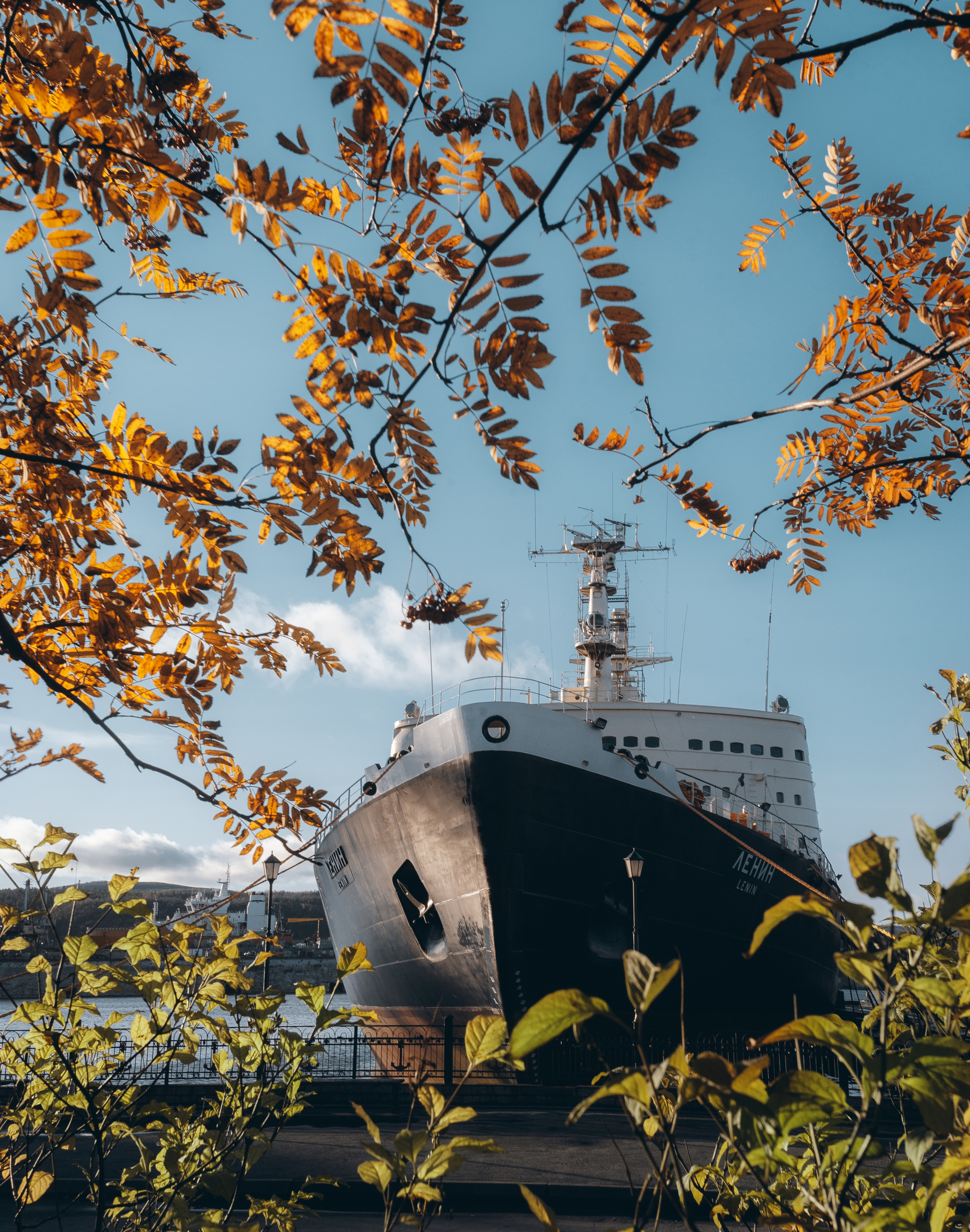 Autumn and the icebreaker Lenin - My, Autumn, Icebreaker Lenin, Murmansk, Kola Peninsula