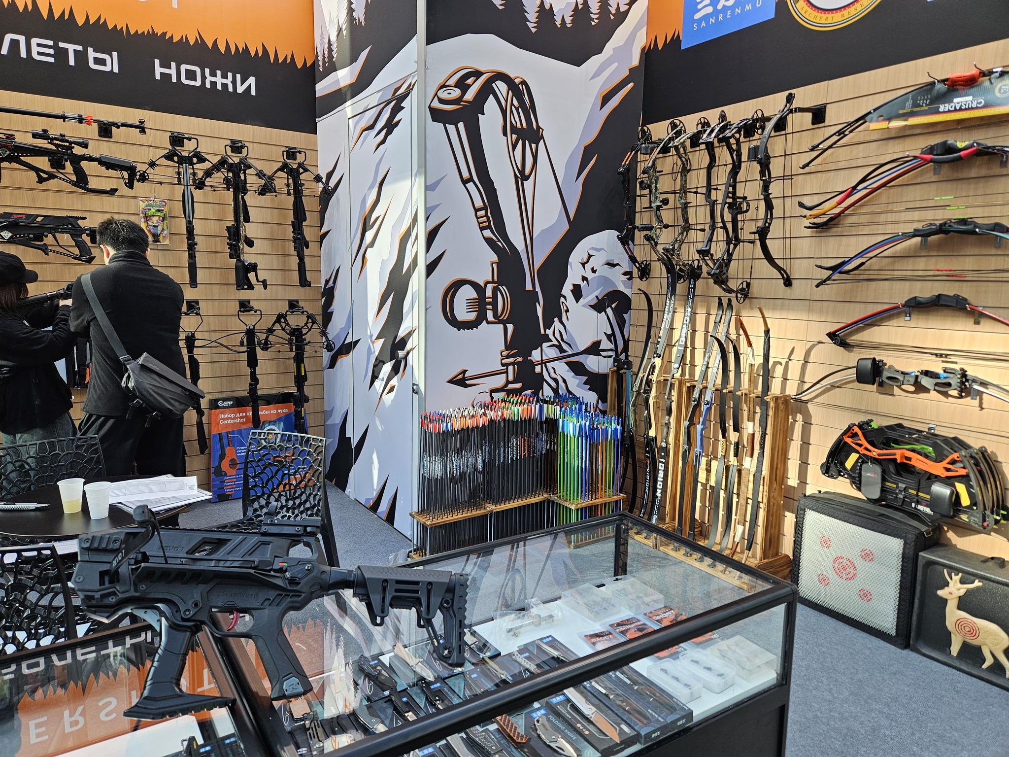 The 5th arms, hunting and defense exhibition Orel Expo 2024, part 3, opened in Moscow - My, Knife, Axe, Jamon, Honey, Mead, Crossbow, Mini crossbow, Game, Tea, Puer, Beer, Weapon, Steel arms, Longpost