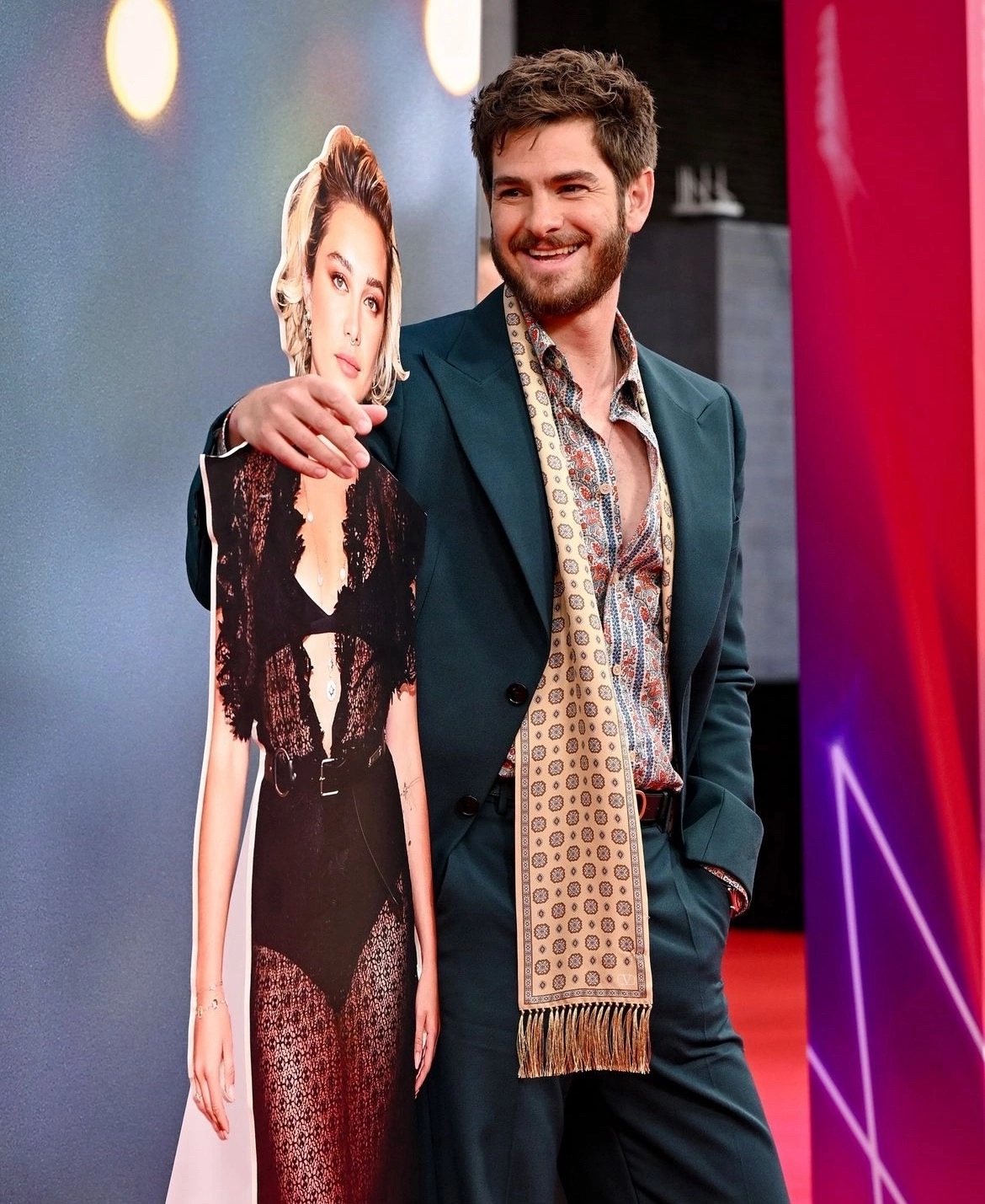 Florence Pugh couldn't make it to the London premiere of A Time to Live, and Andrew Garfield handled the awkward situation well - Andrew Garfield, Florence Pugh, Actors and actresses, Celebrities, The photo, Premiere, From the network, Longpost