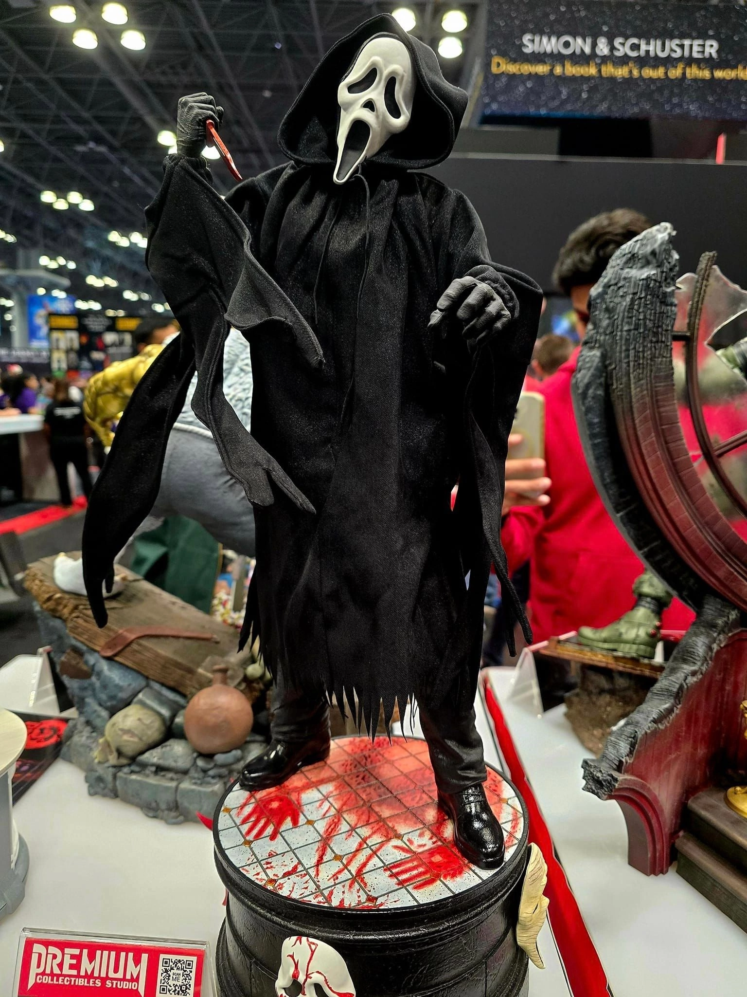 Стенд Premium Collectibles Studio на NYCC 2024 - Выставка, США, Коллекционные фигурки, Американское кино, Черепашки-Ниндзя, Блейд, Трансформеры, Ворон, Крик, Джейсон Вурхис, Шредер, Lady Death, Дарт Мол, Star Wars, Длиннопост