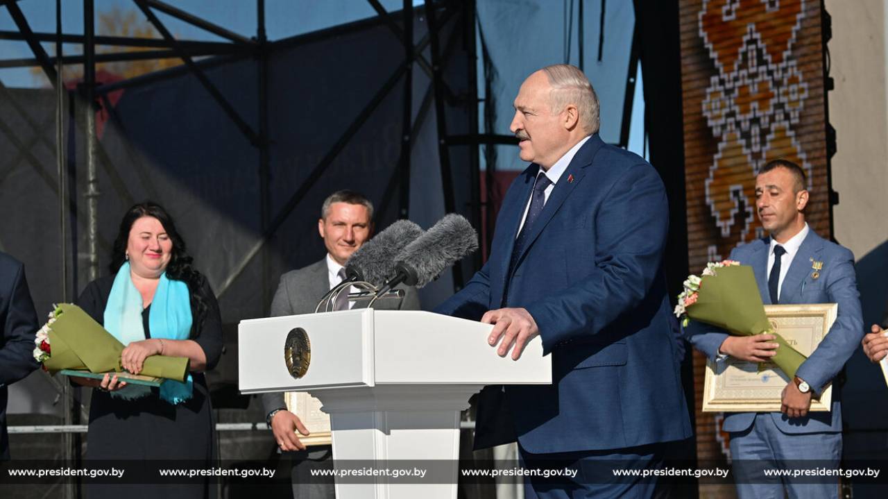 Lukashenko spoke about non-public negotiations with representatives of Western countries - Republic of Belarus, Politics, Alexander Lukashenko, West, Envy, Negotiation