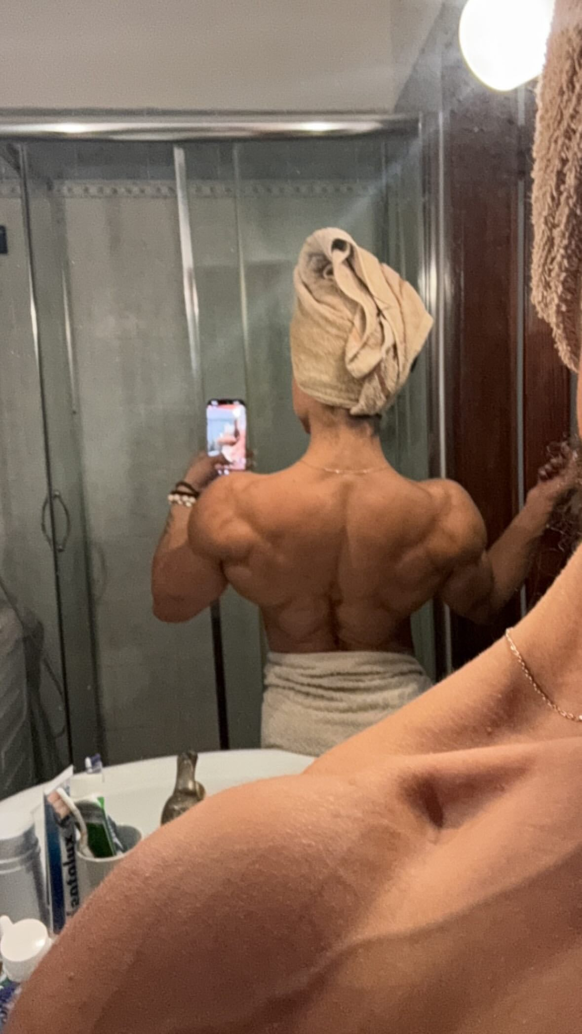 Kristina Zafirova - Kristina Zafirova, Bodybuilders, Strong girl, Muscle, Girls, Sports girls, Selfie, Body-building, Back, Press, Video, Vertical video, Instagram (link), Longpost