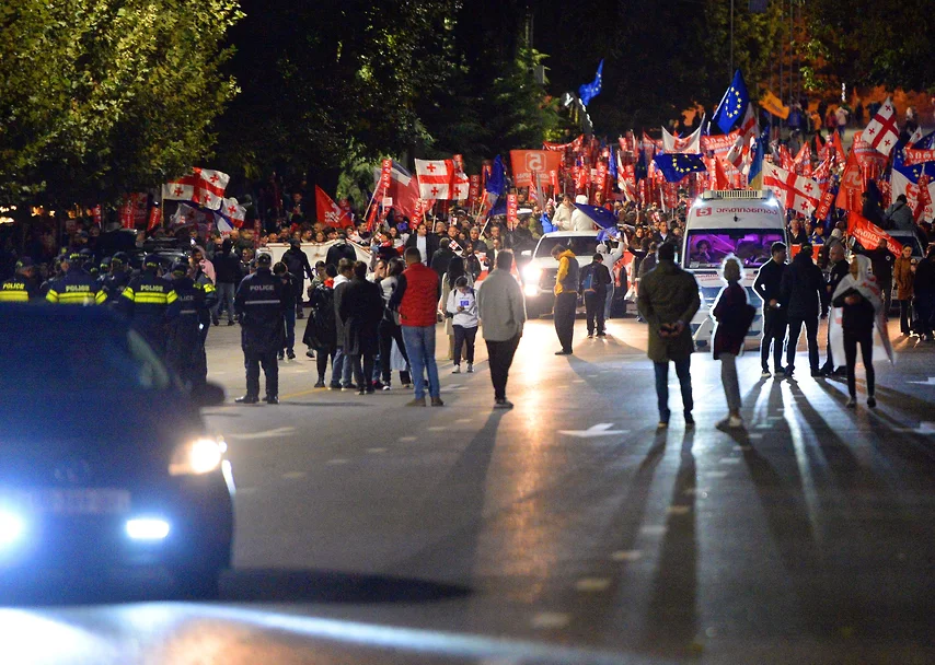 Thousands of people took to the streets in Tbilisi for a rally titled “Georgia chooses the European Union” - Politics, Georgia, Rally, European Union, Longpost