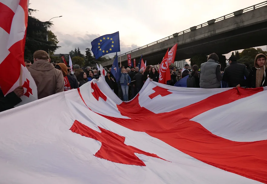 Thousands of people took to the streets in Tbilisi for a rally titled “Georgia chooses the European Union” - Politics, Georgia, Rally, European Union, Longpost