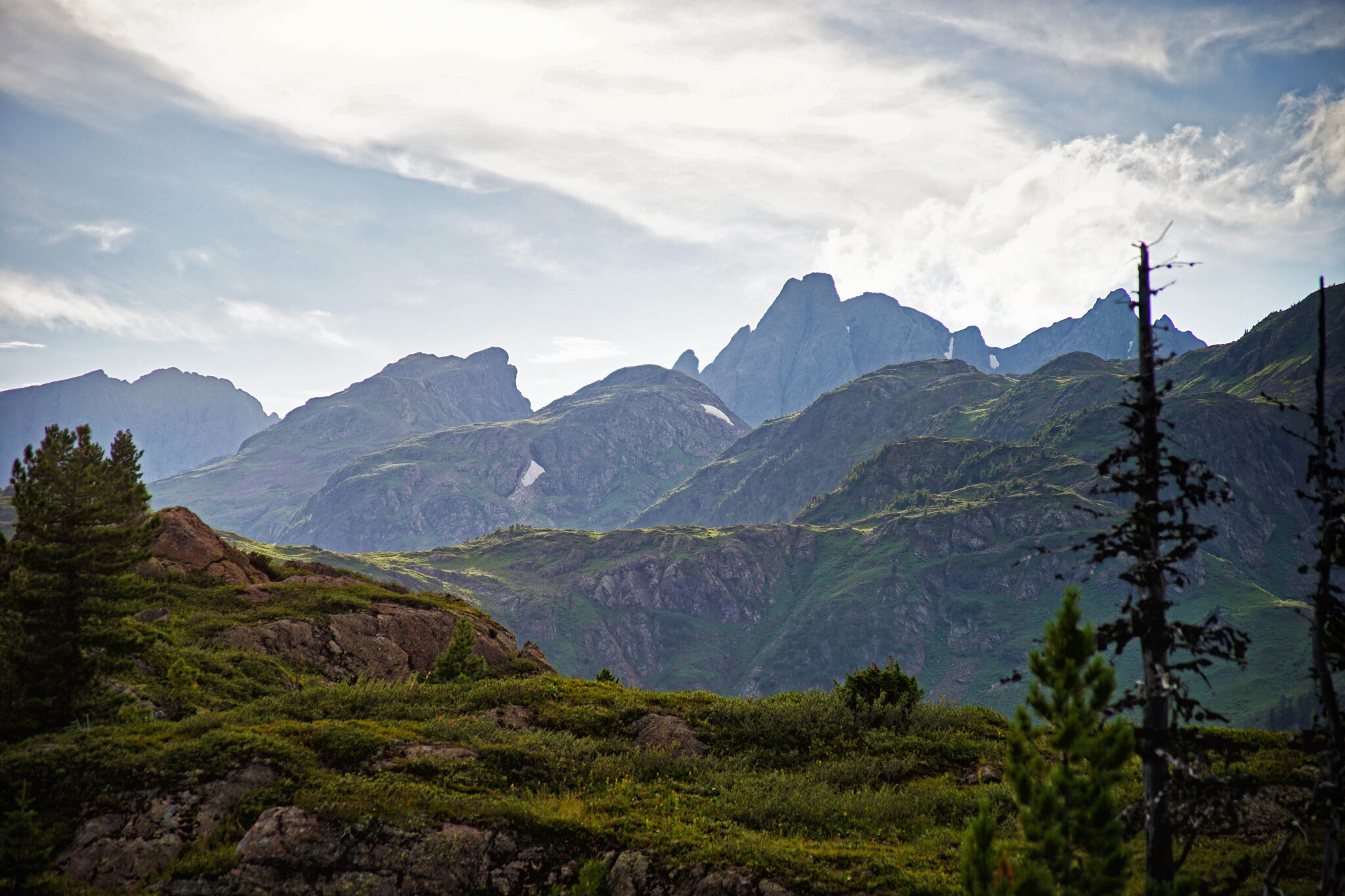 I don't know how to light a fire with one match, sharpen knives, make fire forks, or collect firewood. - My, Nature, Krasnoyarsk, Mountain tourism, Hiking, Taiga, Survival, Equipment, Hike, Sayan, Longpost