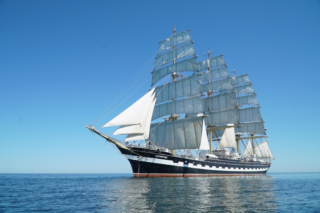 The ship on which Matroskin the cat's grandmother sailed. The fastest of the old sailing ships - Kruzenshtern - My, History (science), Sea, Relaxation, Sail, Sailboat, Yacht, Yachting, Kruzenshtern, Vacation, Longpost