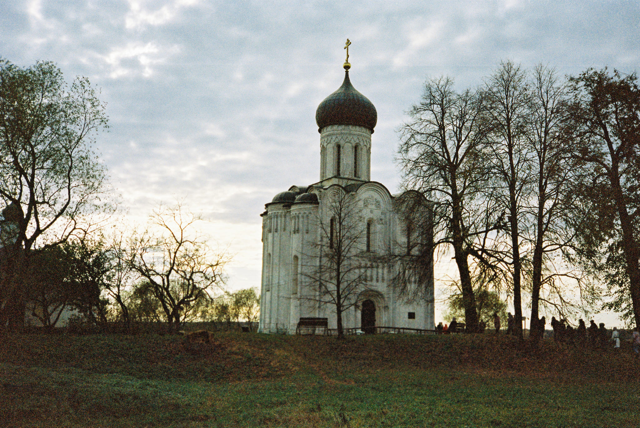 Фото на пленку. Покрова на Нерли - Моё, Фотопленка, Фотография, Храм Покрова на Нерли, Длиннопост