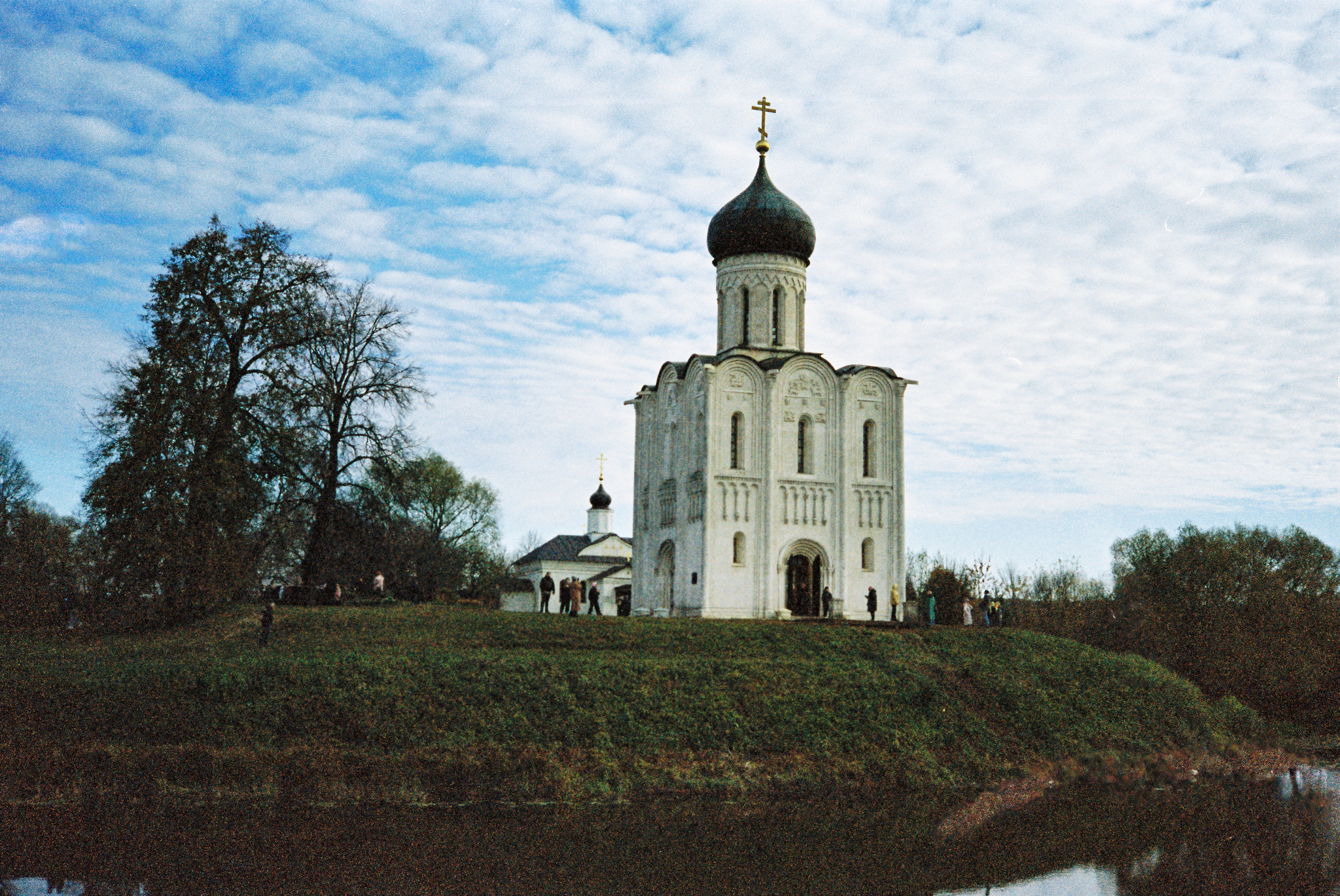 Фото на пленку. Покрова на Нерли - Моё, Фотопленка, Фотография, Храм Покрова на Нерли, Длиннопост