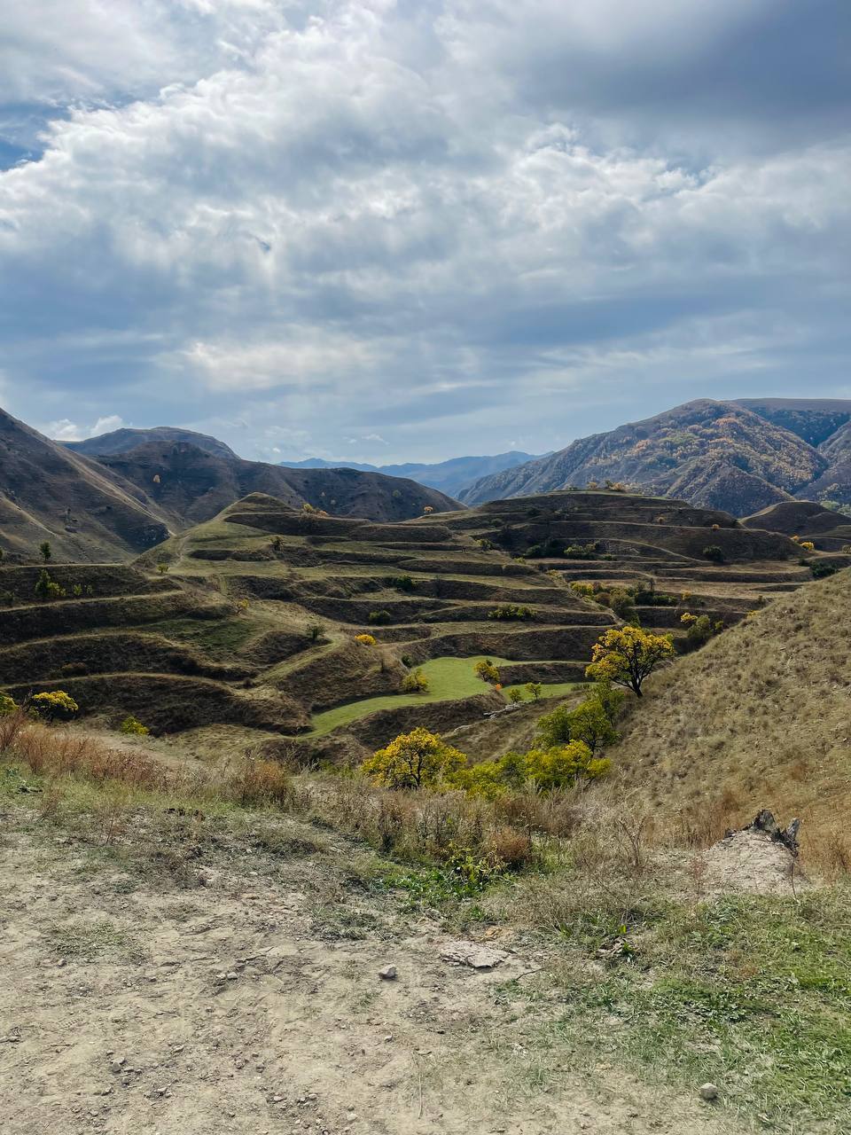 We go along the difficult road to the emerald city - My, Vacation, Dagestan, The mountains, Mountain tourism, Caucasus, Video, Vertical video, Longpost