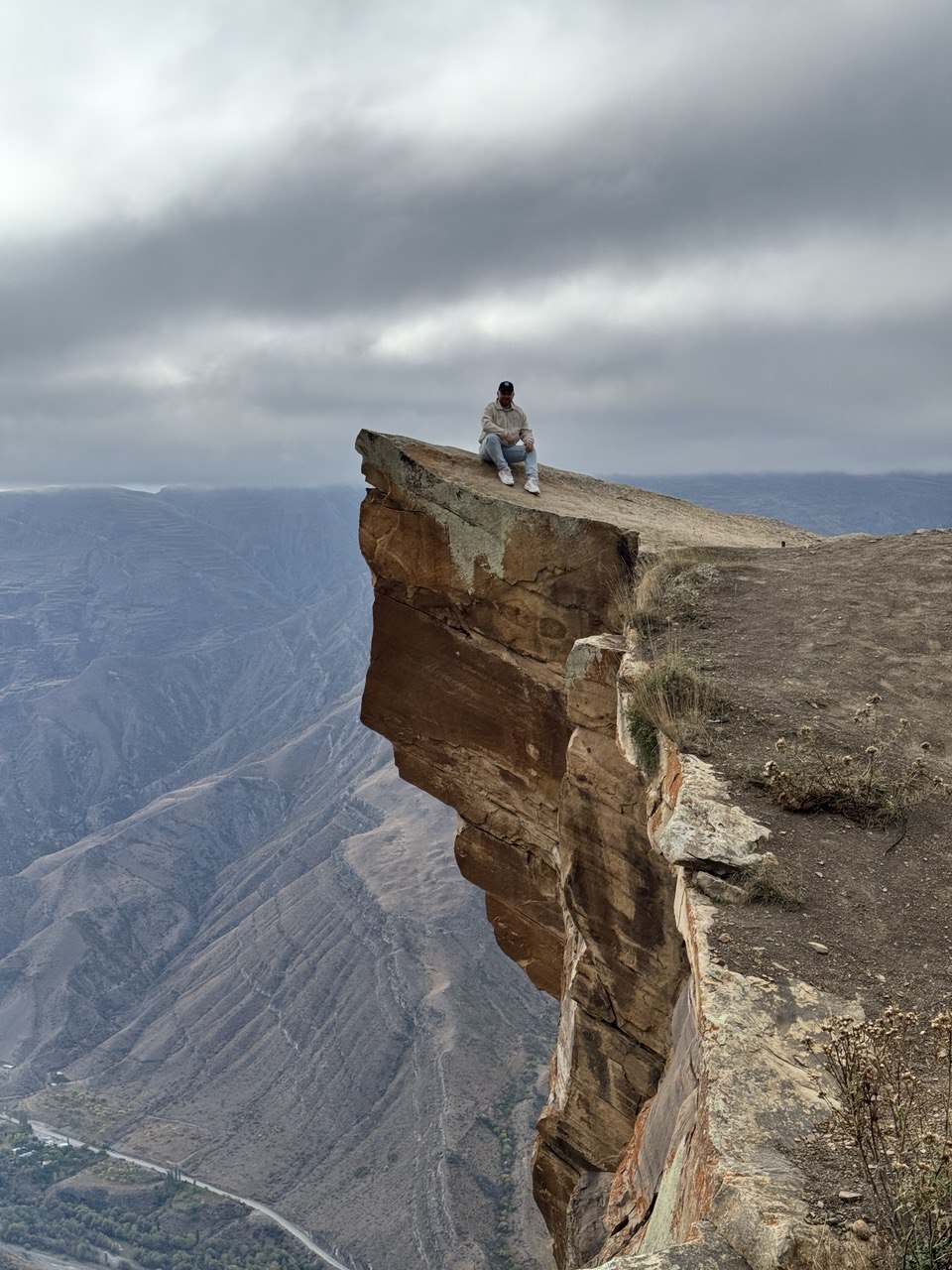 We go along the difficult road to the emerald city - My, Vacation, Dagestan, The mountains, Mountain tourism, Caucasus, Video, Vertical video, Longpost