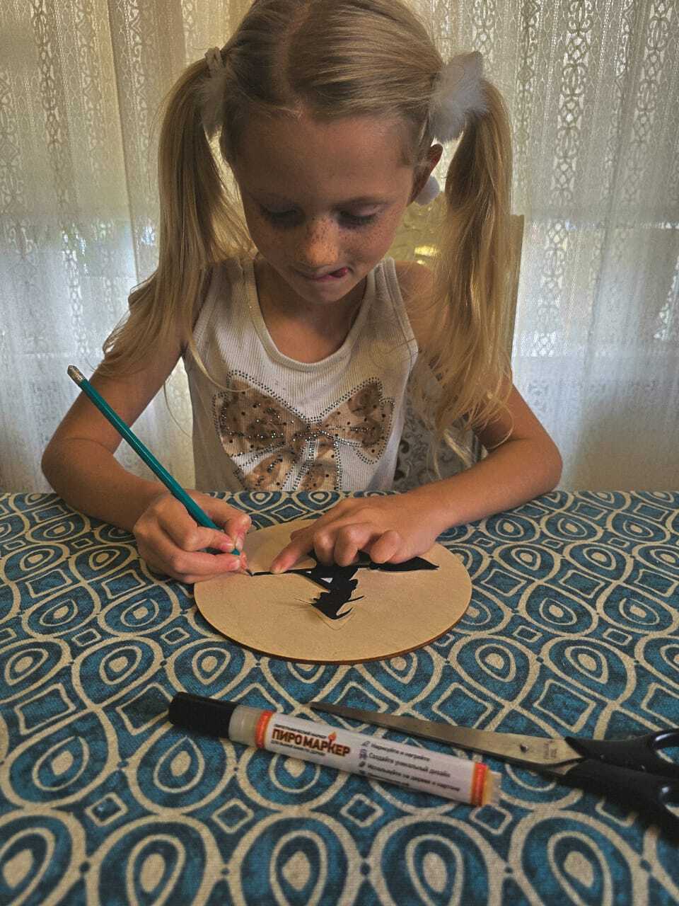 Crafts with a six-year-old are not only paper, scissors and glue. With the help of a pyromarker, it is also a real chemistry experiment - My, Needlework with process, Wood carving, Crafts, With your own hands, Customization, Wood products, Workshop, Epoxy resin, Longpost