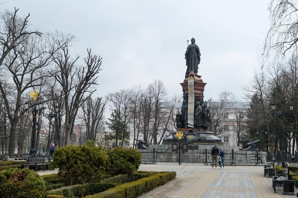 САМЫЕ ЗНАМЕНИТЫЕ ПАМЯТНИКИ КРАСНОДАРА - Автопутешествие, Историческое фото, Памятник, Краснодар, Краснодарский Край, История города, Краеведение, Достопримечательности, Города России, Путешествия, Туризм, ВКонтакте (ссылка), Длиннопост