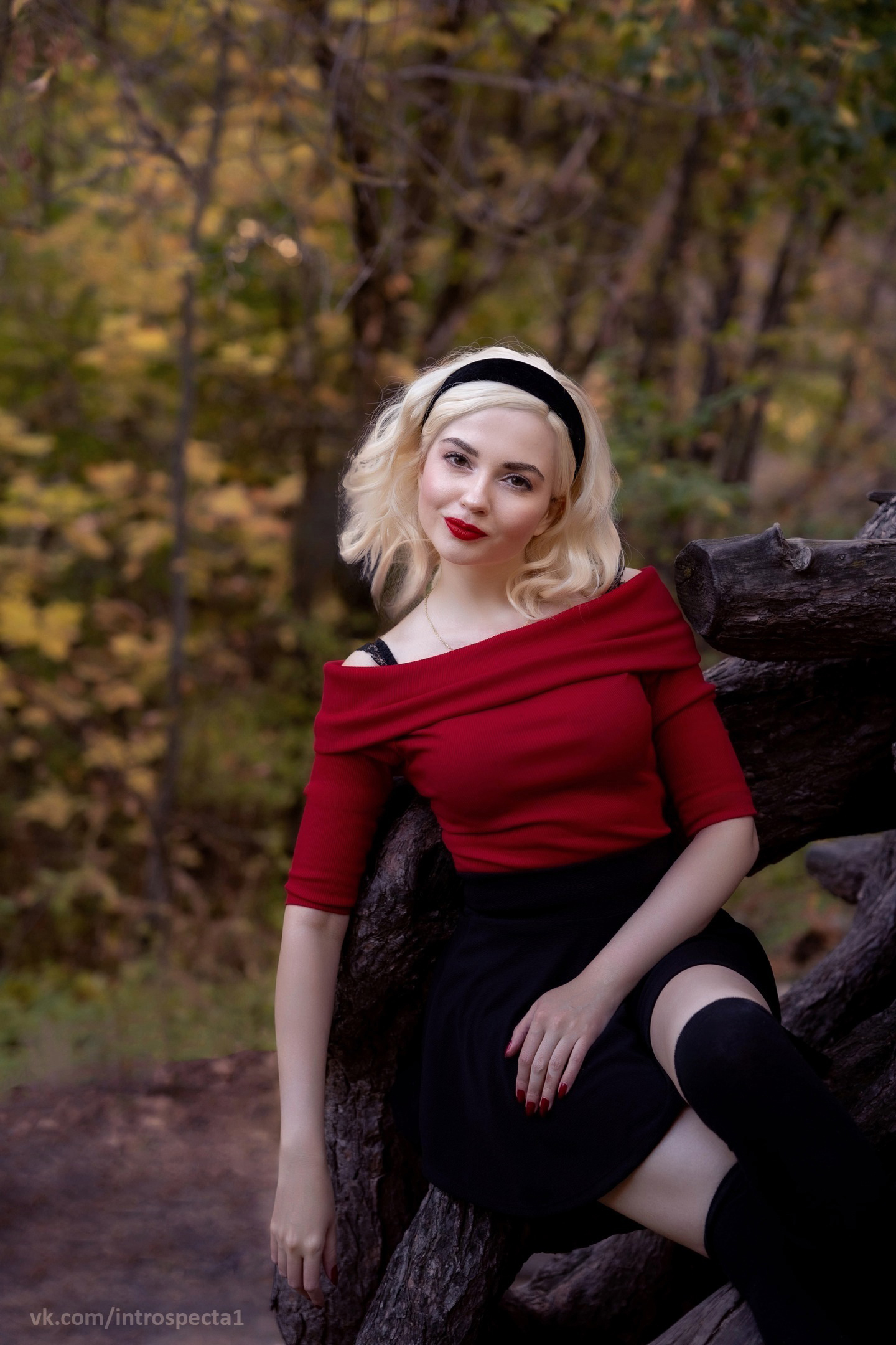 Cosplay Sabrina Spellman from Chilling Adventures of Sabrina - My, Sabrina Spellman, Cosplay, Cosplayers, PHOTOSESSION, Girls, The photo, Serials, Foreign serials, Witches, Halloween, Halloween costume, Forest, Mystic, Magic, Horror, Sabrina's Chilling Adventures, Sabrina the Little Witch, Netflix, Longpost