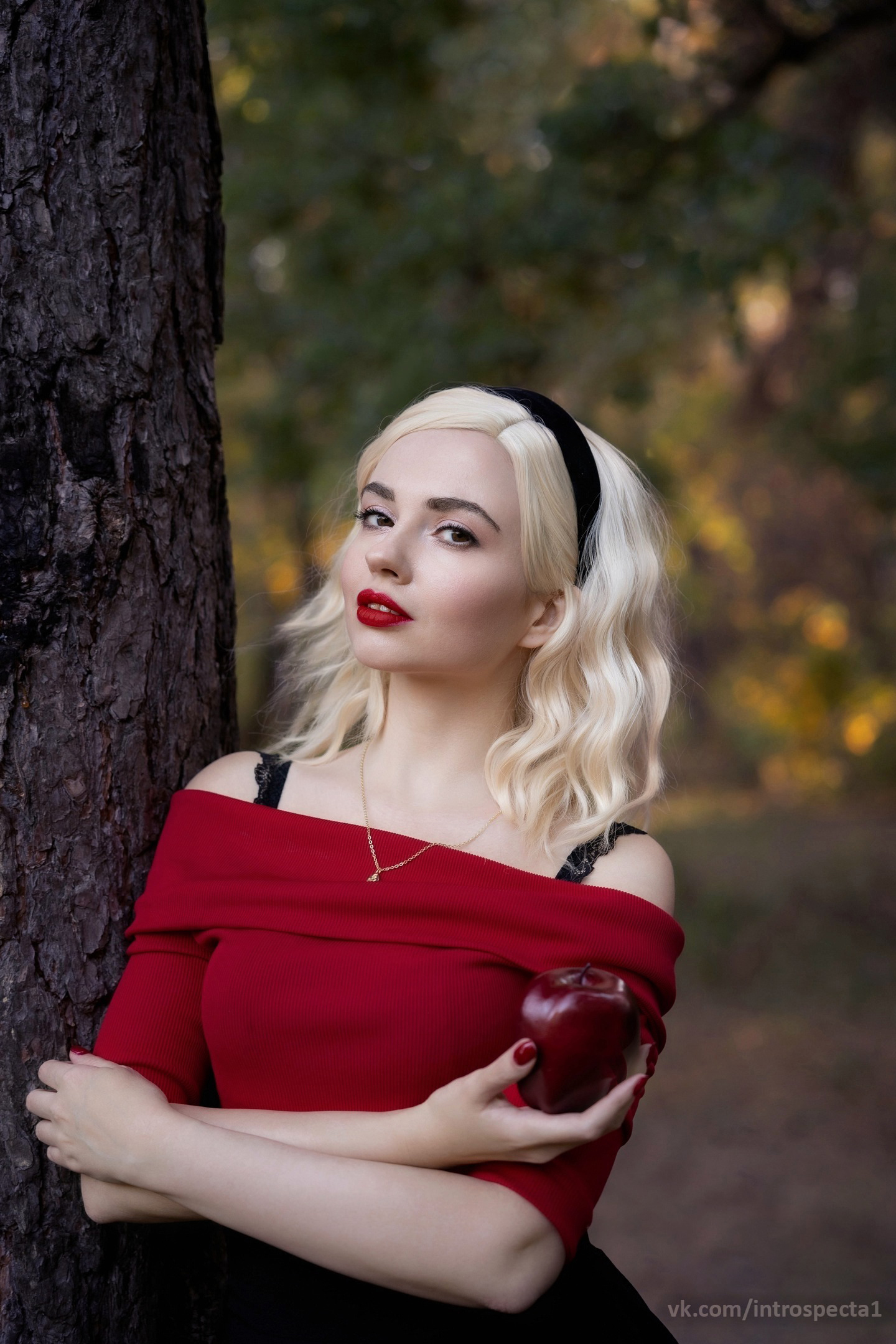 Cosplay Sabrina Spellman from Chilling Adventures of Sabrina - My, Sabrina Spellman, Cosplay, Cosplayers, PHOTOSESSION, Girls, The photo, Serials, Foreign serials, Witches, Halloween, Halloween costume, Forest, Mystic, Magic, Horror, Sabrina's Chilling Adventures, Sabrina the Little Witch, Netflix, Longpost