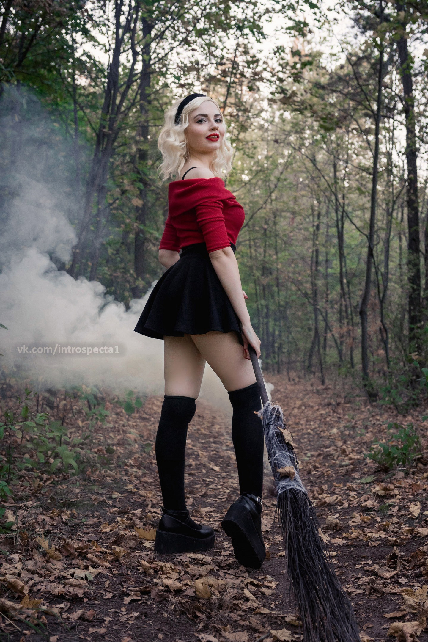 Cosplay Sabrina Spellman from Chilling Adventures of Sabrina - My, Sabrina Spellman, Cosplay, Cosplayers, PHOTOSESSION, Girls, The photo, Serials, Foreign serials, Witches, Halloween, Halloween costume, Forest, Mystic, Magic, Horror, Sabrina's Chilling Adventures, Sabrina the Little Witch, Netflix, Longpost