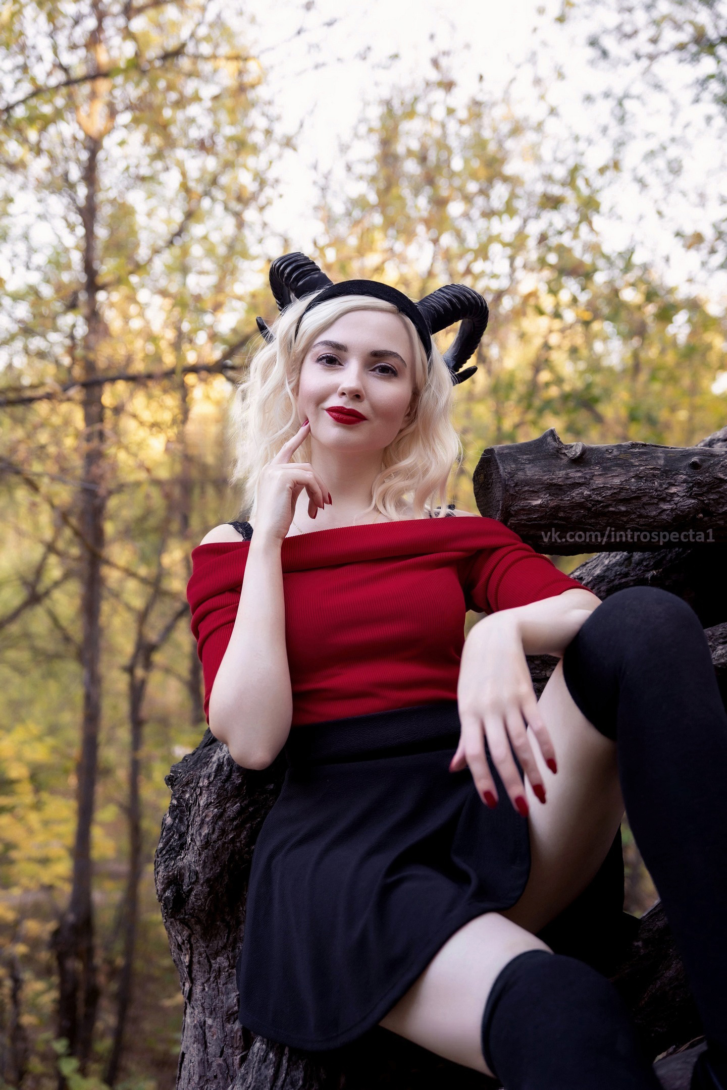 Cosplay Sabrina Spellman from Chilling Adventures of Sabrina - My, Sabrina Spellman, Cosplay, Cosplayers, PHOTOSESSION, Girls, The photo, Serials, Foreign serials, Witches, Halloween, Halloween costume, Forest, Mystic, Magic, Horror, Sabrina's Chilling Adventures, Sabrina the Little Witch, Netflix, Longpost