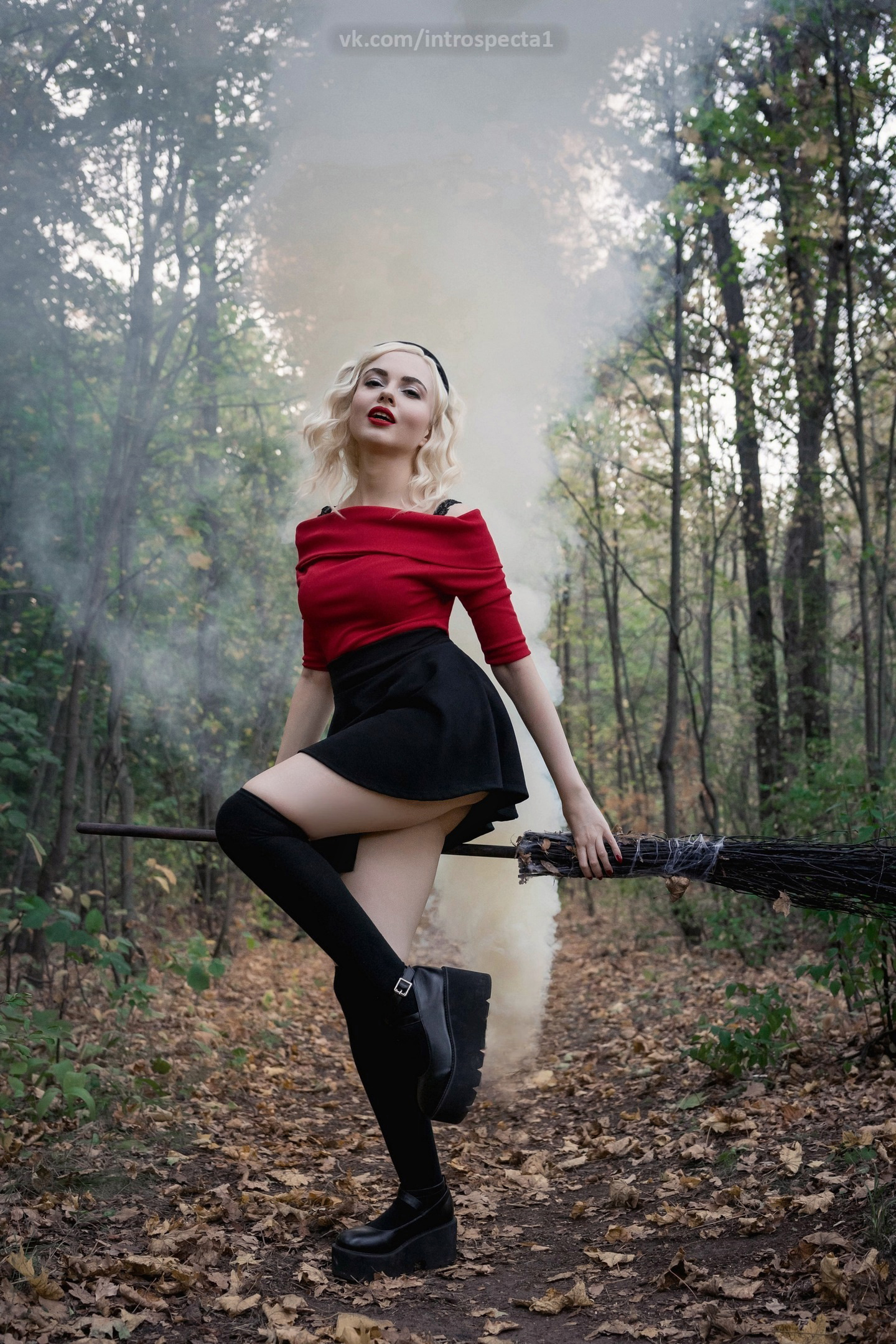 Cosplay Sabrina Spellman from Chilling Adventures of Sabrina - My, Sabrina Spellman, Cosplay, Cosplayers, PHOTOSESSION, Girls, The photo, Serials, Foreign serials, Witches, Halloween, Halloween costume, Forest, Mystic, Magic, Horror, Sabrina's Chilling Adventures, Sabrina the Little Witch, Netflix, Longpost