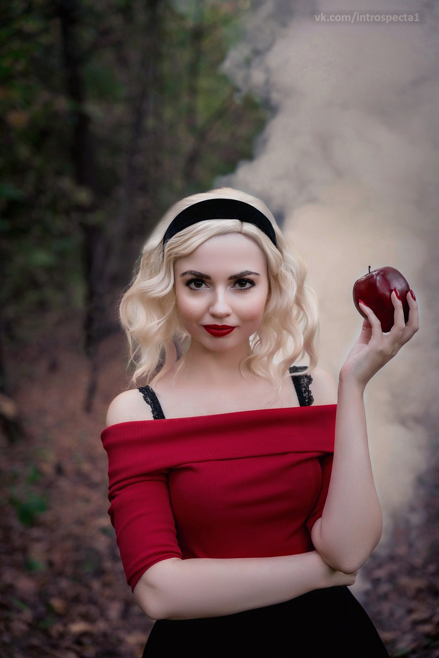 Cosplay Sabrina Spellman from Chilling Adventures of Sabrina - My, Sabrina Spellman, Cosplay, Cosplayers, PHOTOSESSION, Girls, The photo, Serials, Foreign serials, Witches, Halloween, Halloween costume, Forest, Mystic, Magic, Horror, Sabrina's Chilling Adventures, Sabrina the Little Witch, Netflix, Longpost