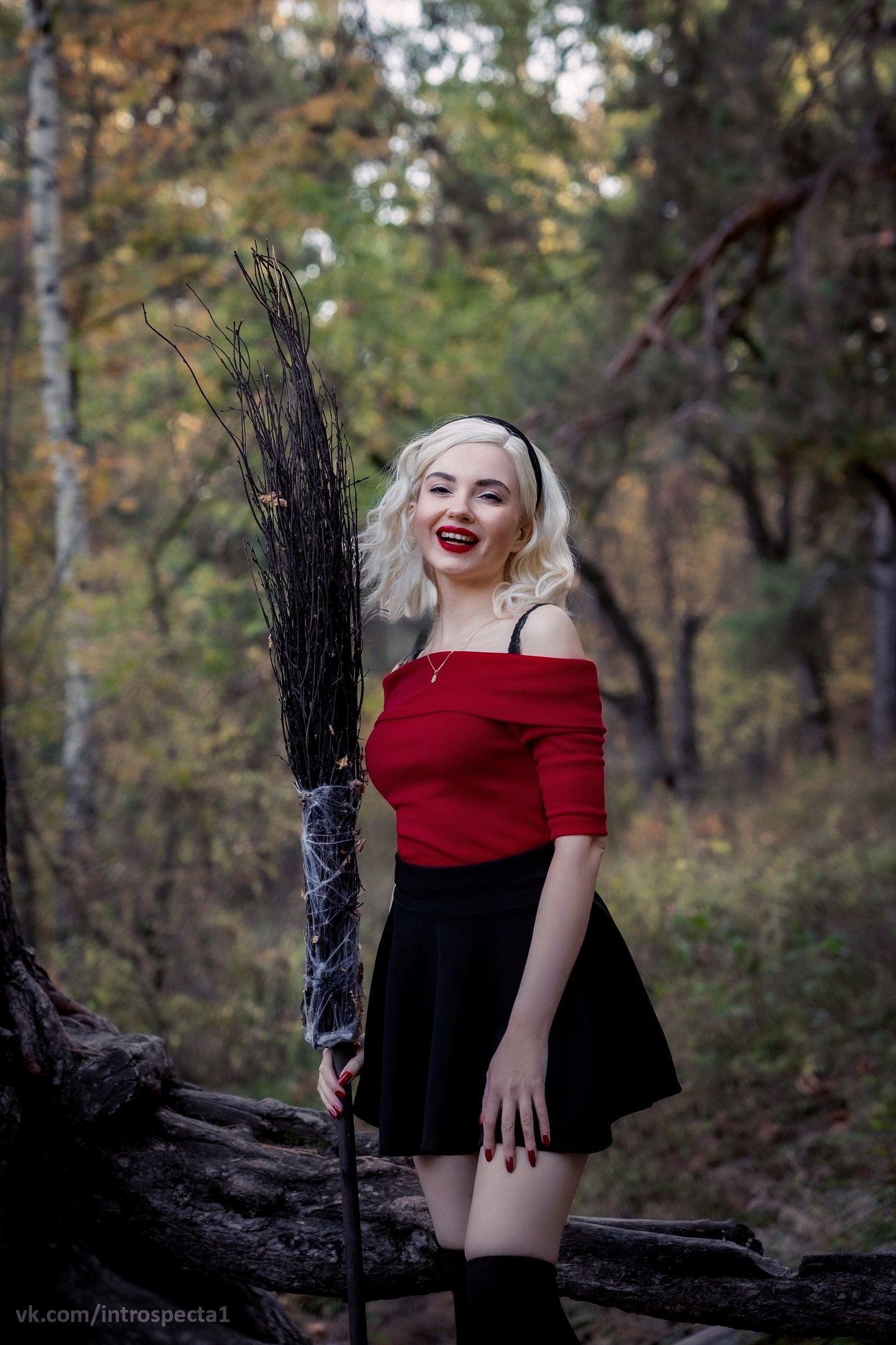 Cosplay Sabrina Spellman from Chilling Adventures of Sabrina - My, Sabrina Spellman, Cosplay, Cosplayers, PHOTOSESSION, Girls, The photo, Serials, Foreign serials, Witches, Halloween, Halloween costume, Forest, Mystic, Magic, Horror, Sabrina's Chilling Adventures, Sabrina the Little Witch, Netflix, Longpost