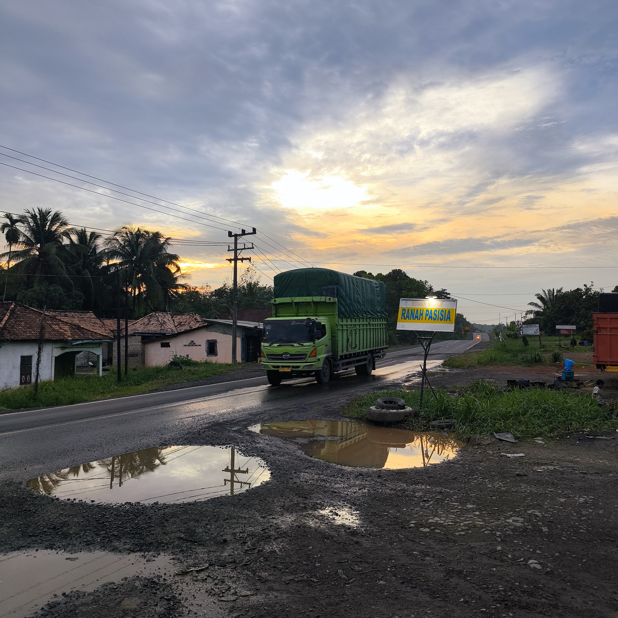 Melanesia Travel Diary. Indonesia. Day 123. Fighting Sleep - My, Around the world, Travels, Drive, Informative, Help, People, Hitch-hiking, Life stories, Indonesia, Video, Longpost, The photo