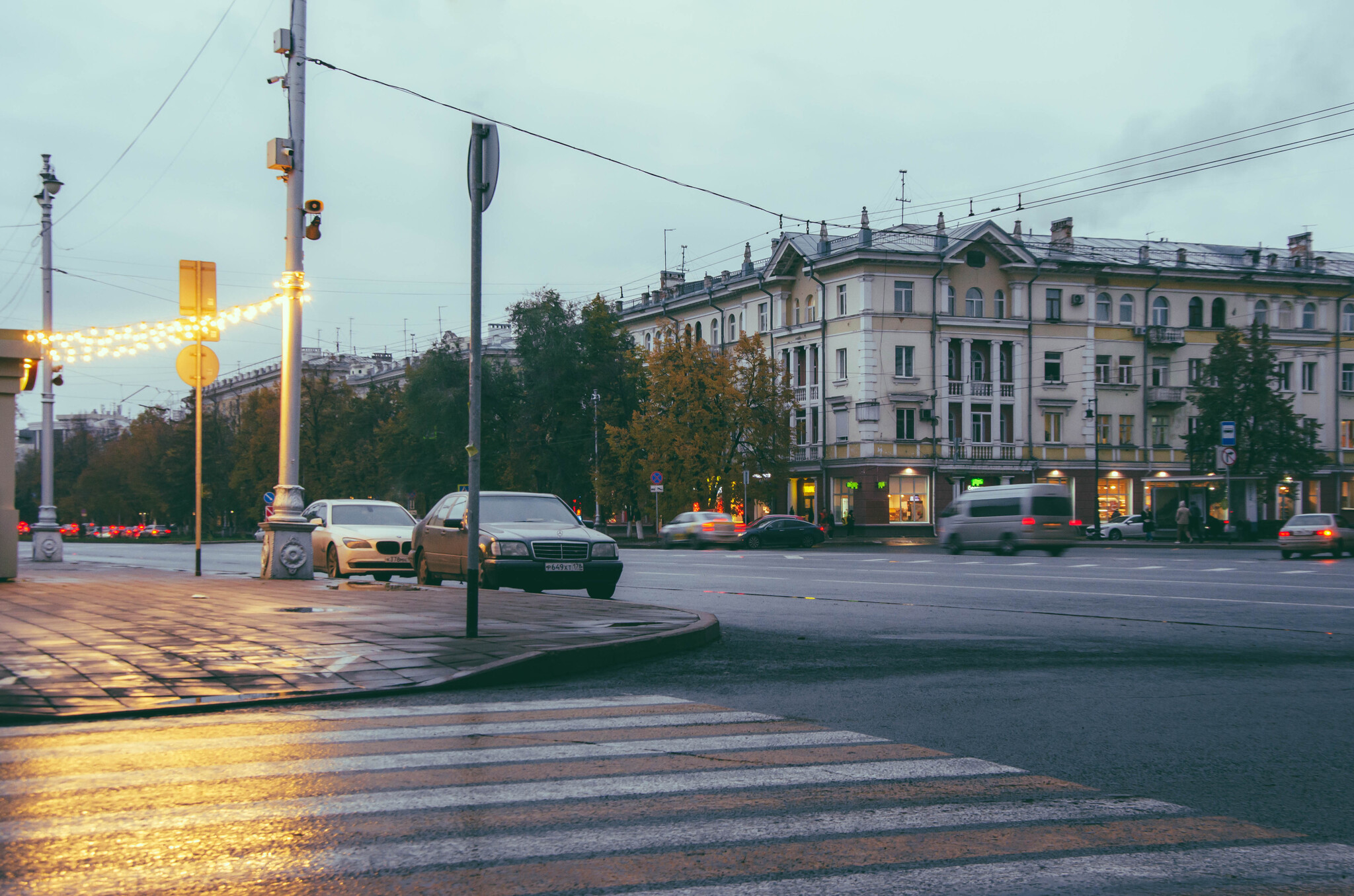 Kemerovo, Sovetsky Ave. - My, The photo, Town, Street photography, The street, Kemerovo, Evening, dust, Autumn