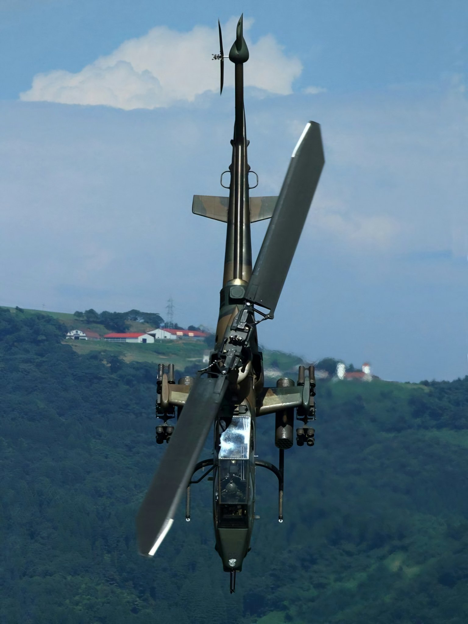 Узкая Кобра - Вертолет, Авиация, Военная техника, Ah-1, Фотография, Ракурс, Факты, Ширина