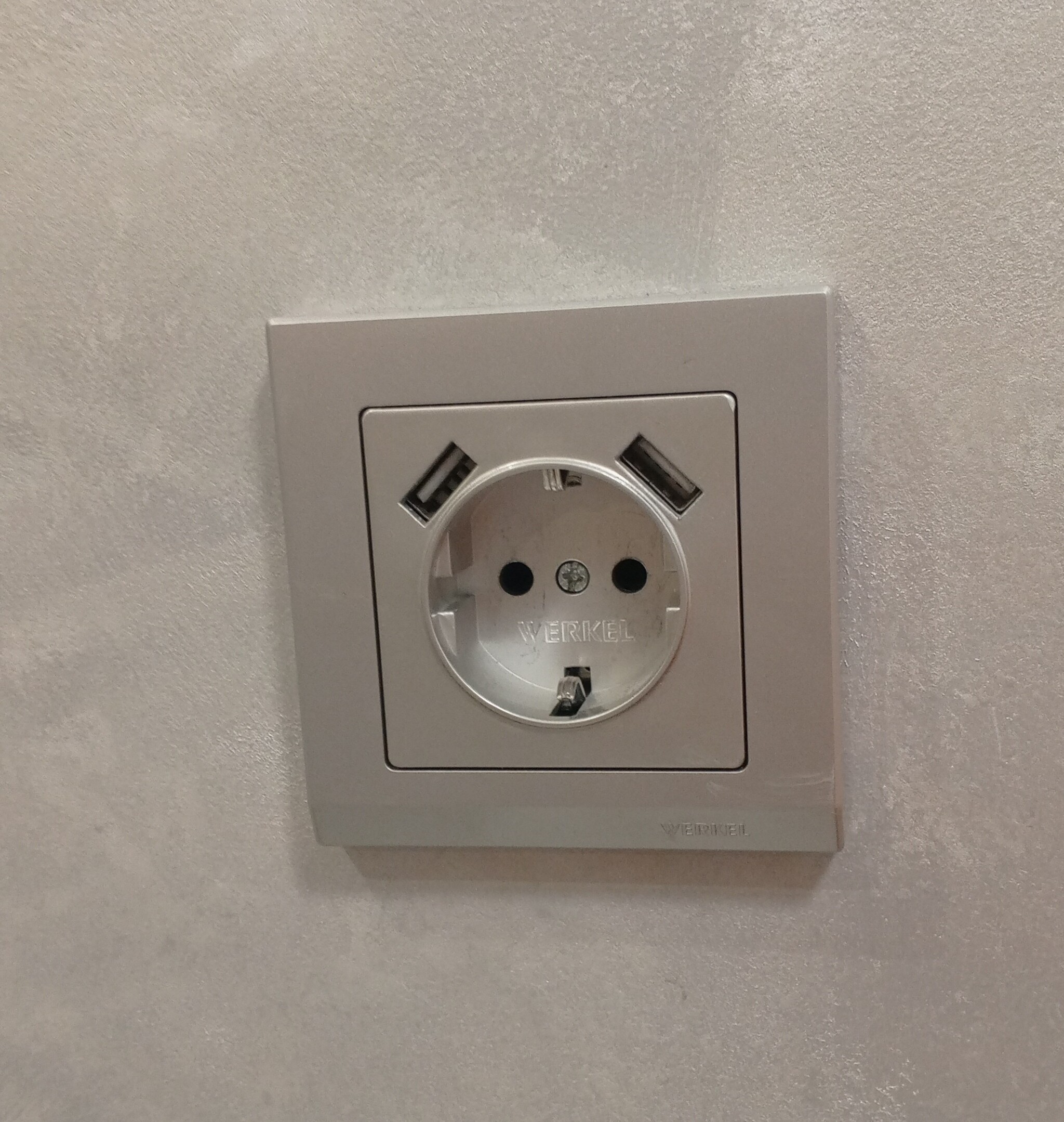 About sockets in a new apartment - Power socket, Repair, Switch, Electrician, Poor quality, Video, Vertical video, Longpost