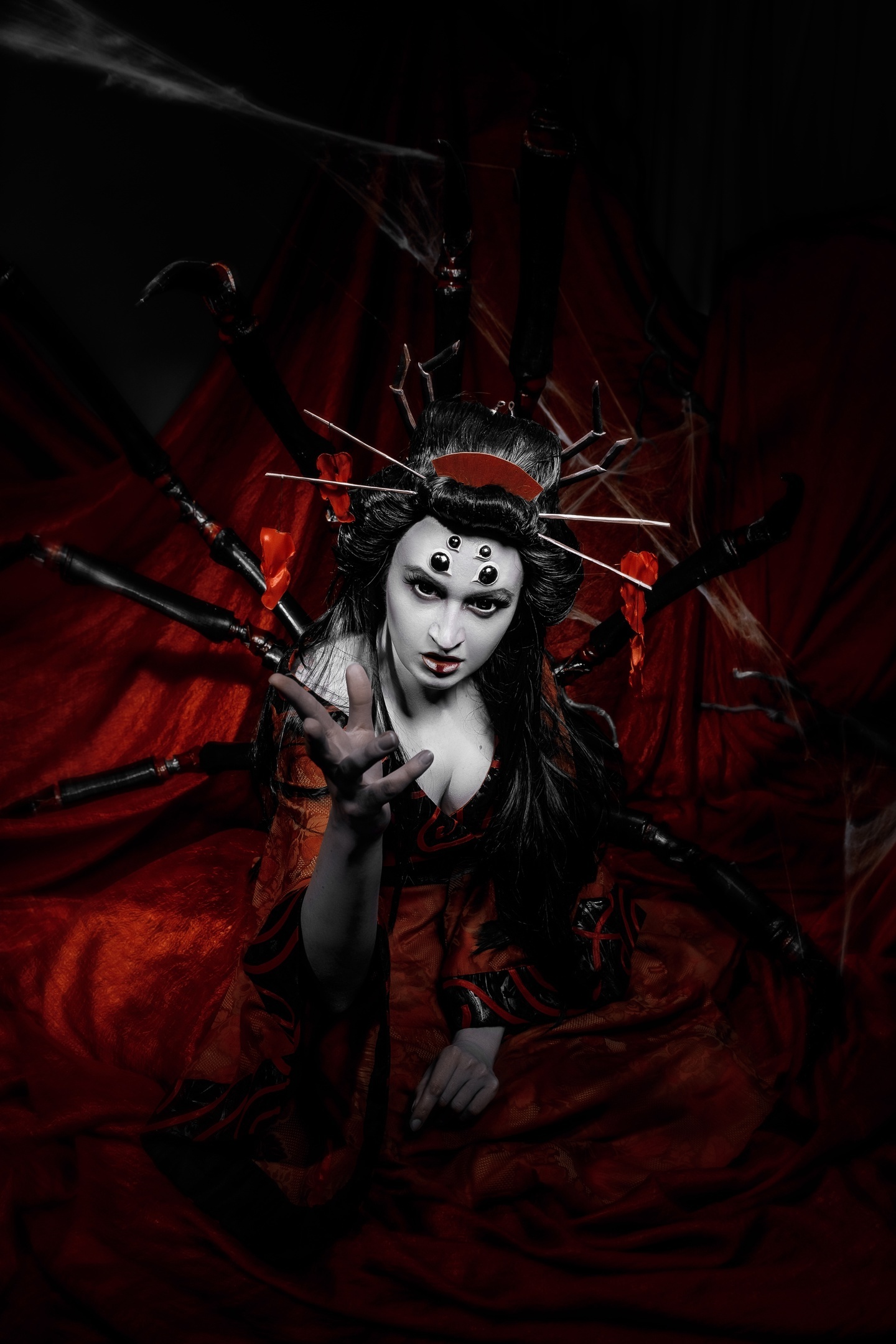 A miko priestess in the clutches of a jorogumo yokai (spider woman) - The photo, PHOTOSESSION, Cosplay, Cosplayers, Japanese mythology, Yokai, Spider-Woman, Longpost, Japan, Mythology, Asia