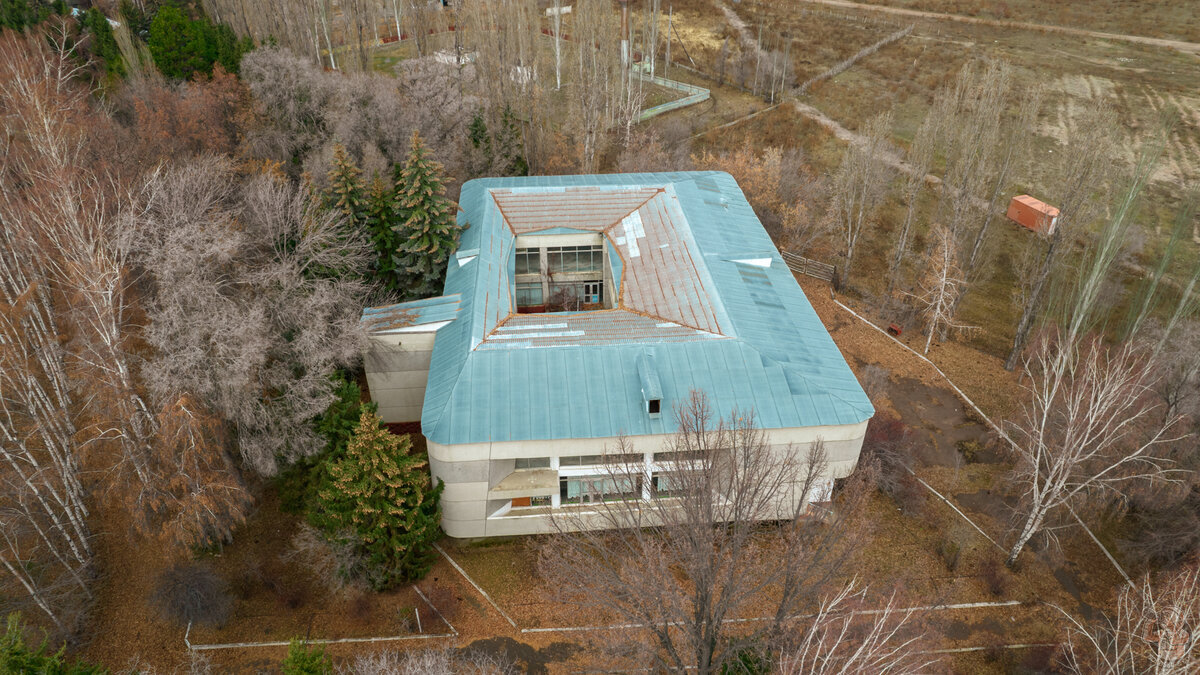 Who could have known that an abandoned house in an old park would be so interesting? - inside, the original atmosphere of the USSR - My, Abandoned, sights, Local history, Travels, The photo, Longpost, Kyrgyzstan