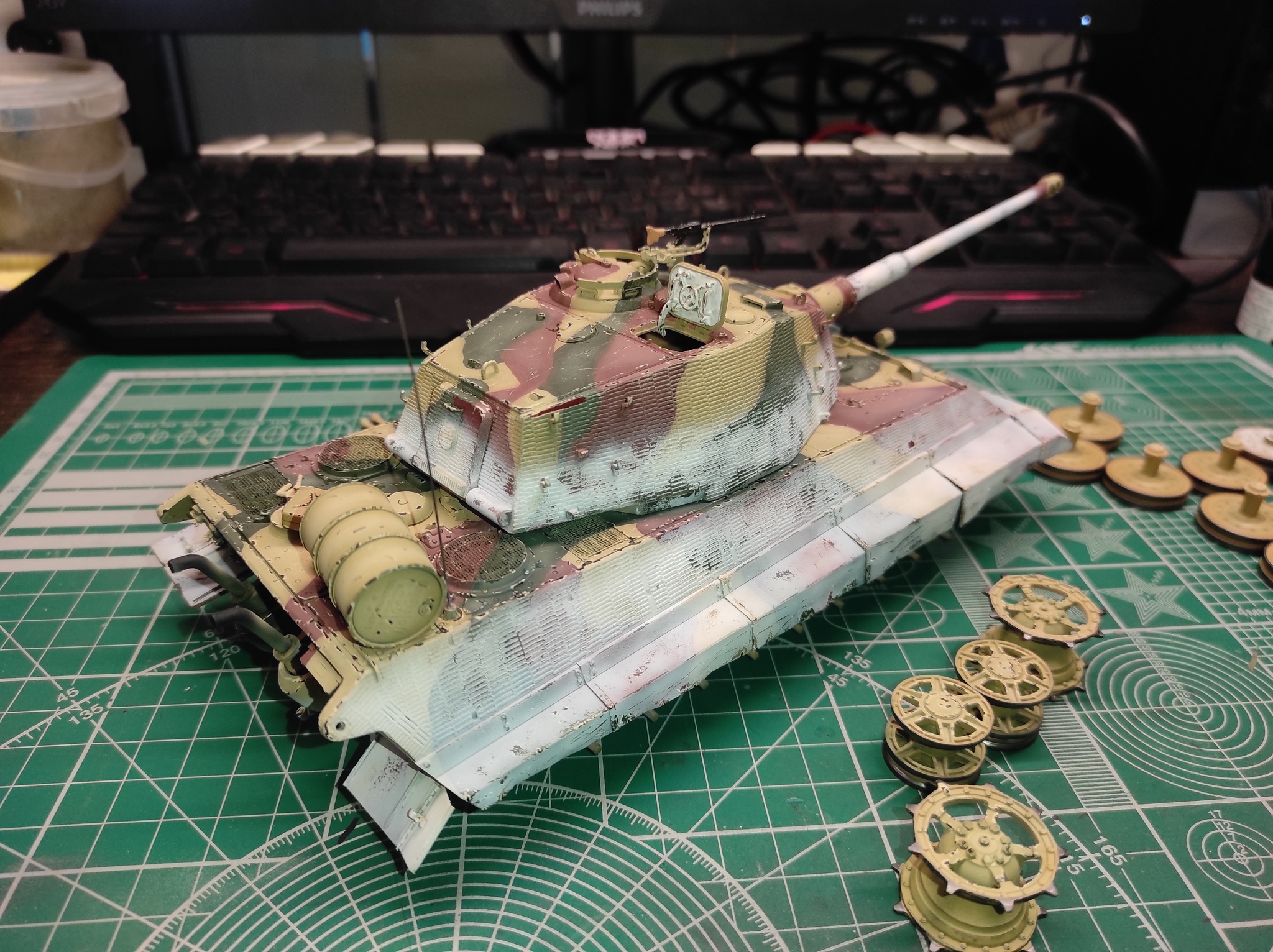 KING TIGER MENG 1/35 - My, Modeling, Technics, Tanks, Stand modeling, The Second World War, Creation, Tiger, Military equipment, Military history, Longpost, Scale model, Scale 1:35