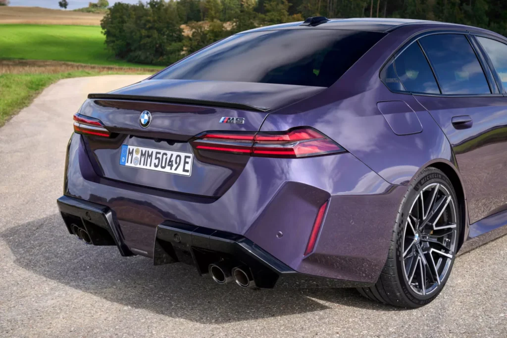 Review: 2025 BMW M5 Hybrid Is As Powerful As A Heavyweight - Auto, M5, Bmw, Overview, Sedan, Sports car, Longpost