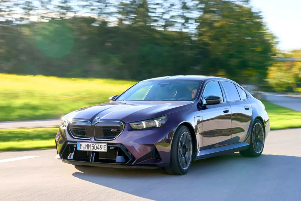 Review: 2025 BMW M5 Hybrid Is As Powerful As A Heavyweight - Auto, M5, Bmw, Overview, Sedan, Sports car, Longpost