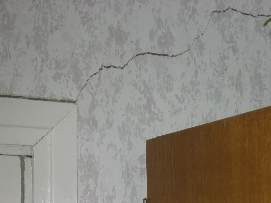 I started a renovation and got 500 thousand rubles from a neighbor's lawsuit. The walls cracked! - My, Court, The property, Lodging, Neighbours, Apartment, Apartment buildings, Repair, Redevelopment