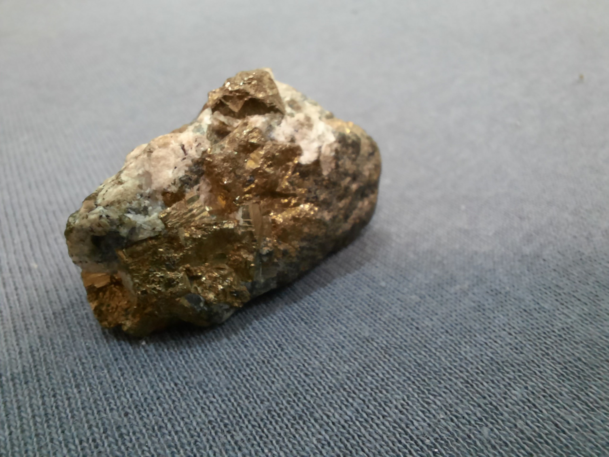 I ask for help in identifying a mineral/stone - My, A rock, Minerals, Longpost