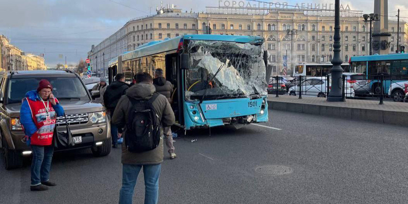 Ten people injured in bus accident on Vosstaniya Square in St. Petersburg - Incident, Road accident, Saint Petersburg, Bus, Telegram (link), Negative