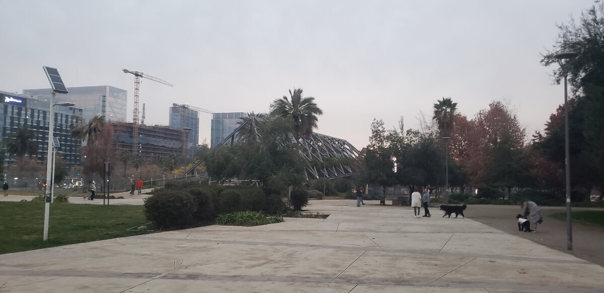 Pink sunset over the park. Santiago. Chile - My, Bike trip, Solo travel, A bike, Travels, South America, Chile, Santiago, Bike ride, Cyclist, Andes, The park, Longpost