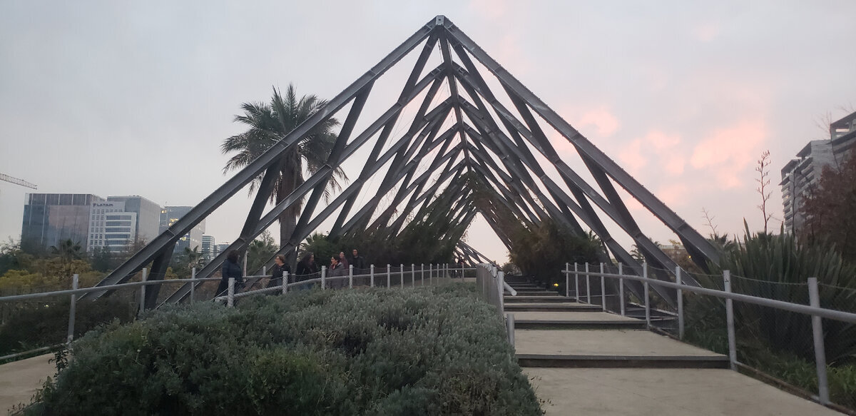 Pink sunset over the park. Santiago. Chile - My, Bike trip, Solo travel, A bike, Travels, South America, Chile, Santiago, Bike ride, Cyclist, Andes, The park, Longpost