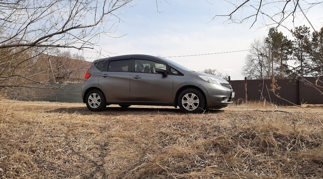 Nissan Note first car - Nissan, Auto, Japan, Tires, Car, Дальний Восток, Transport, Spare parts, Road, Text, Longpost