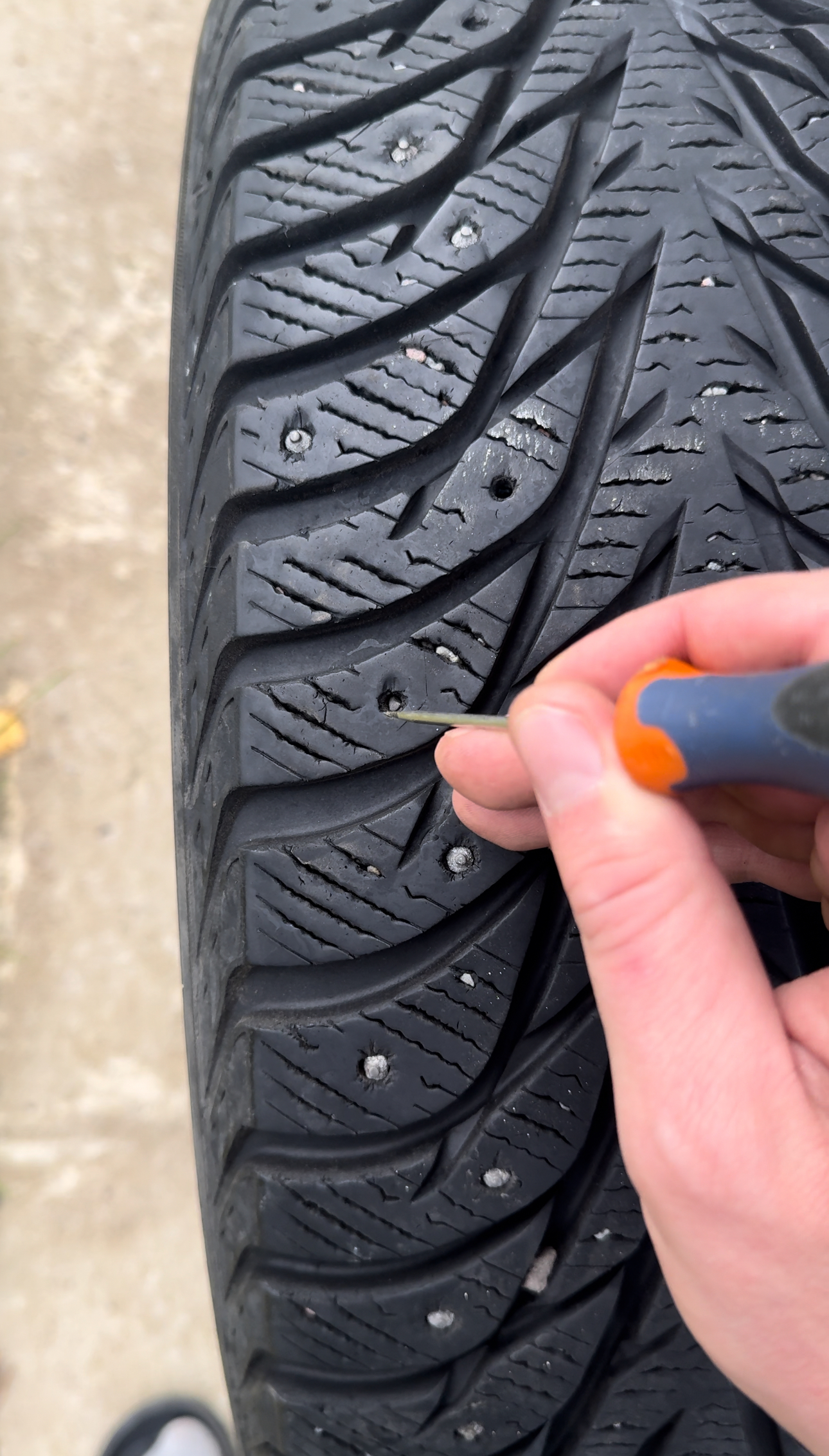 Do-it-yourself tire studding - My, Thorns, Tires, Winter tires, Repair, Video, Longpost