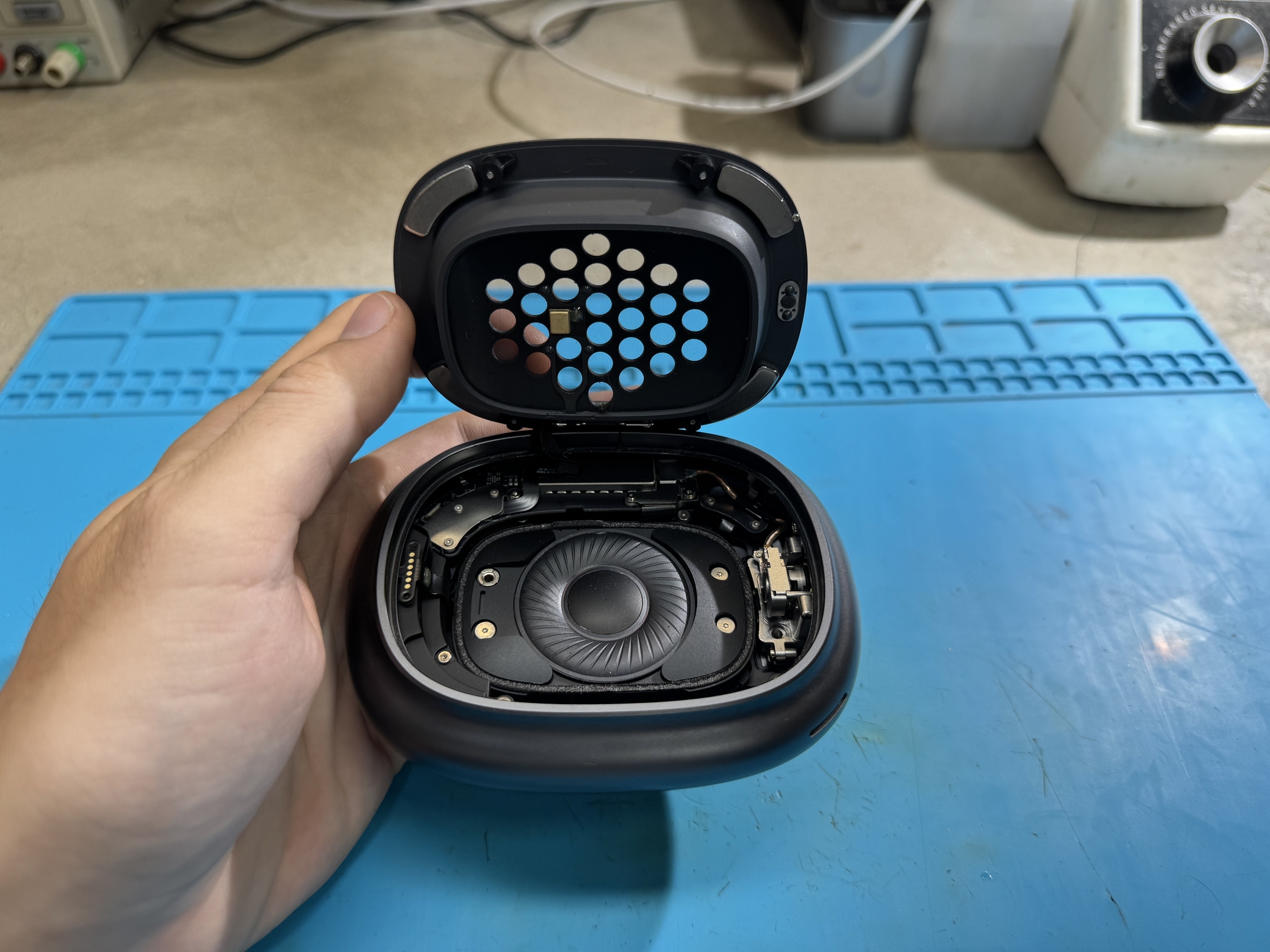 Fixing another pair of self-sawing Epol headphones - My, Repair of equipment, Apple, Airpods Max, Bali, Expensive-Rich, Video, Soundless, Longpost