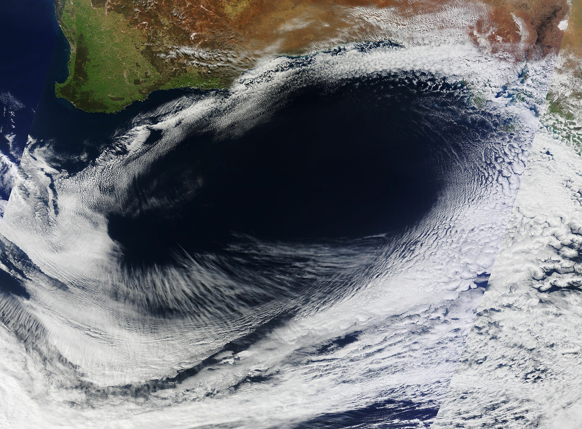 What is the difference between a cyclone and an anticyclone? - Planet, Meteorology, Planet Earth, Cyclone, Anticyclone, Hurricane, Land, Universe, The science, Informative, Physics, Longpost