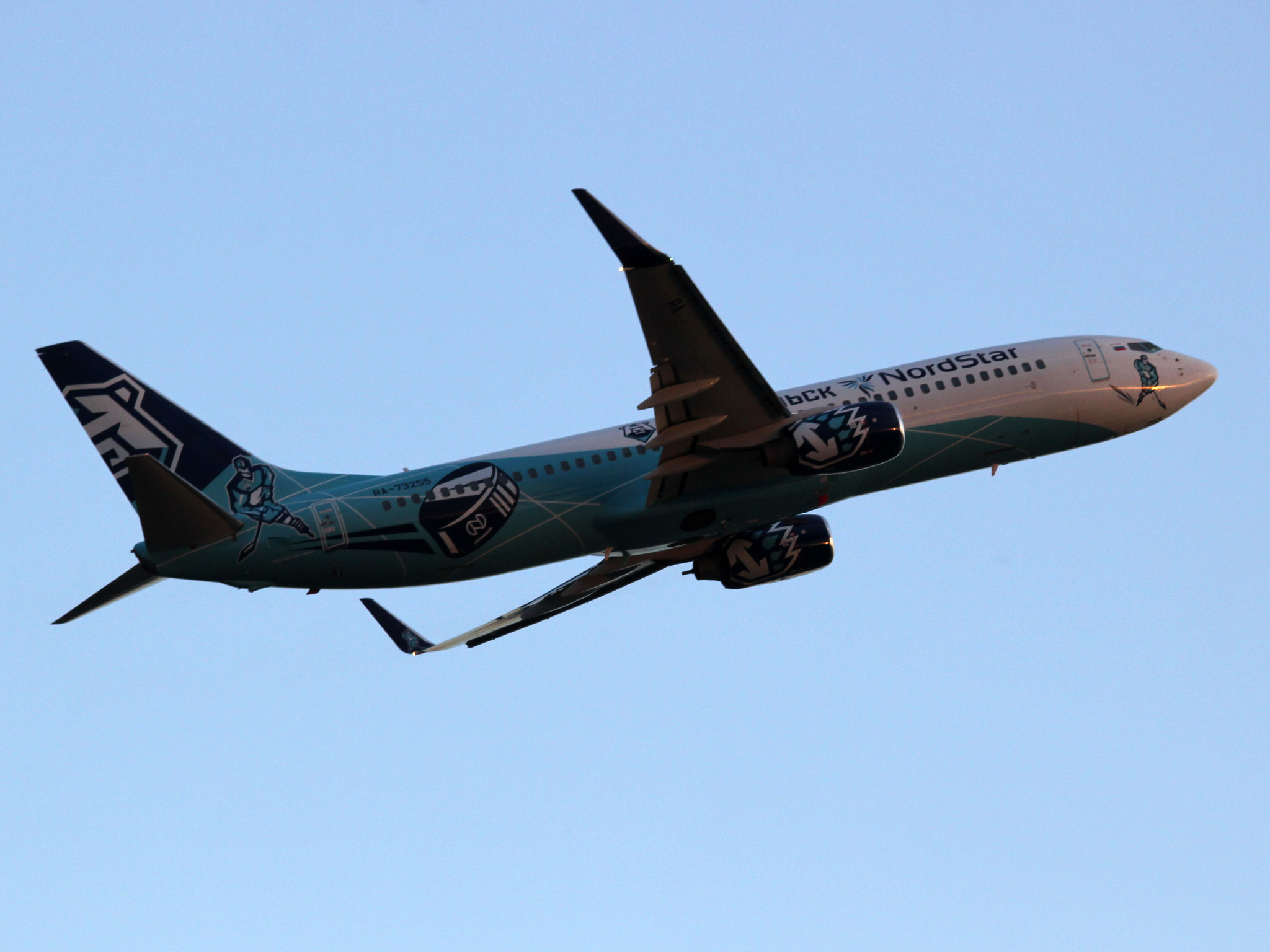 Hockey Boeing - My, Sochi, The airport, Boeing 737, Hockey, Norilsk, Nordstar, civil Aviation, Livery, Stewardess, Pilot, Longpost, Spotting