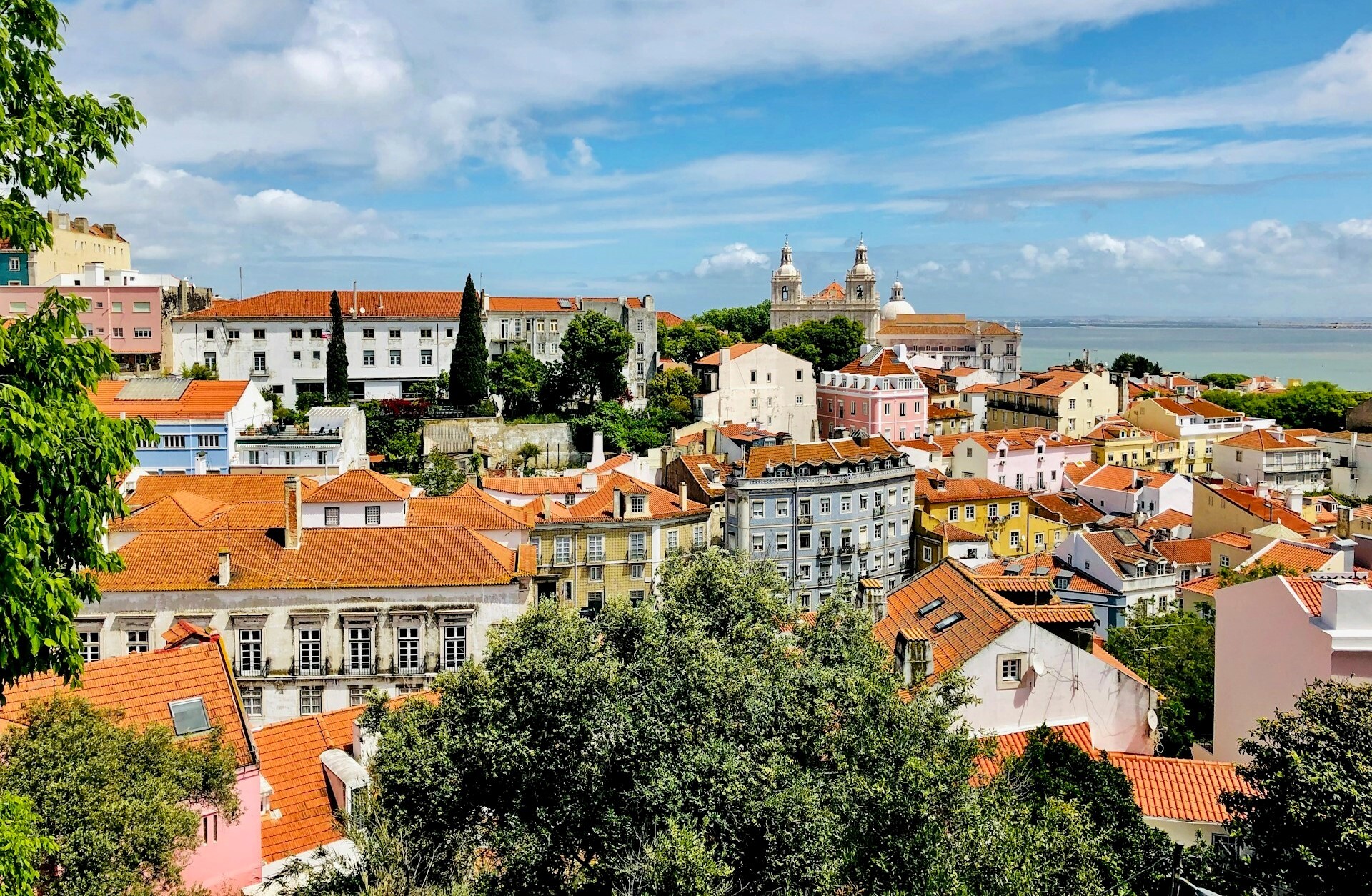 Spent €10,000, slept on the floor of a rented apartment and almost got depressed - my move to Lisbon - My, Living abroad, Relocation, Personal experience, Europe, Emigration, Businessman, Portugal, Prices, Longpost