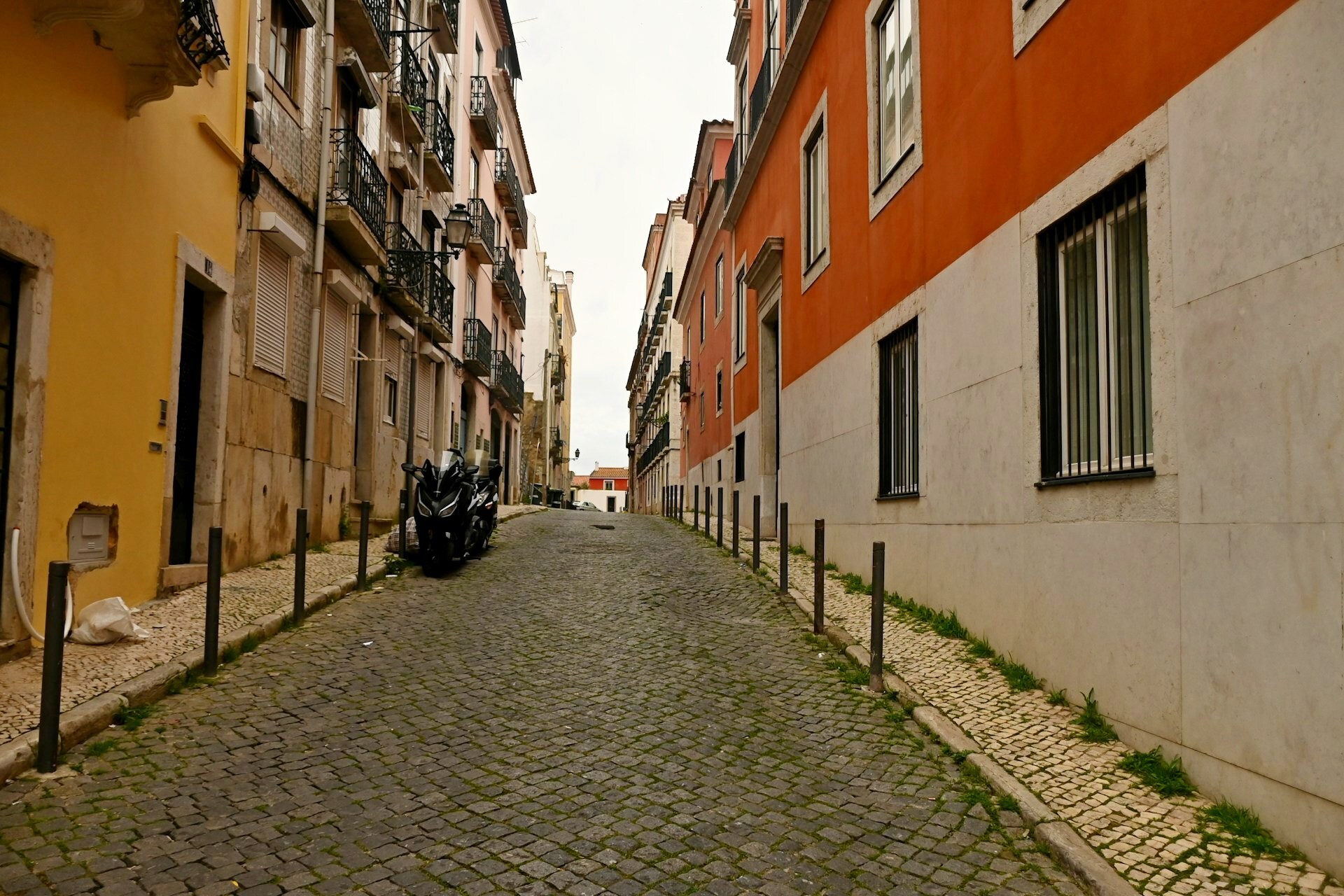 Spent €10,000, slept on the floor of a rented apartment and almost got depressed - my move to Lisbon - My, Living abroad, Relocation, Personal experience, Europe, Emigration, Businessman, Portugal, Prices, Longpost