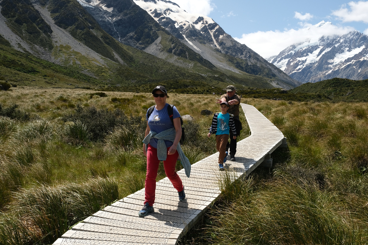 New Zealand. Upside Down on a Long White Cloud. Part 7 - New Zealand, Maori, The mountains, Glacier, Track, Longpost