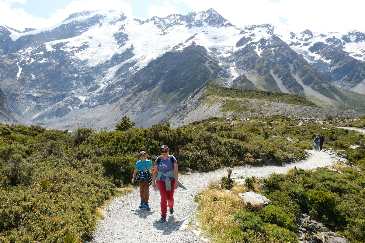 New Zealand. Upside Down on a Long White Cloud. Part 7 - New Zealand, Maori, The mountains, Glacier, Track, Longpost