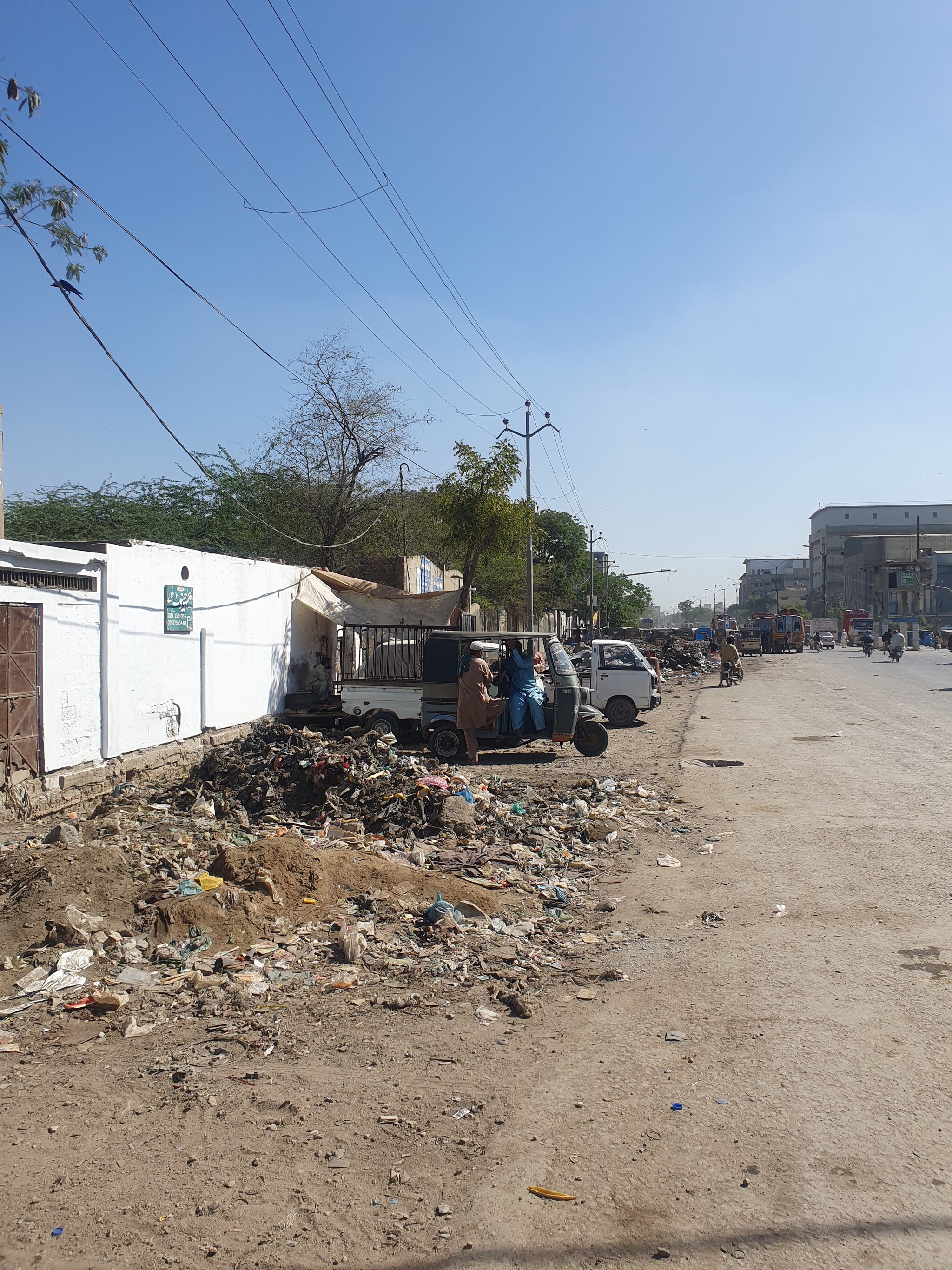 Karachi is one of the dirtiest cities I have ever seen in my life. - My, Pakistan, Travels, Pakistanis, Video, Vertical video, Longpost